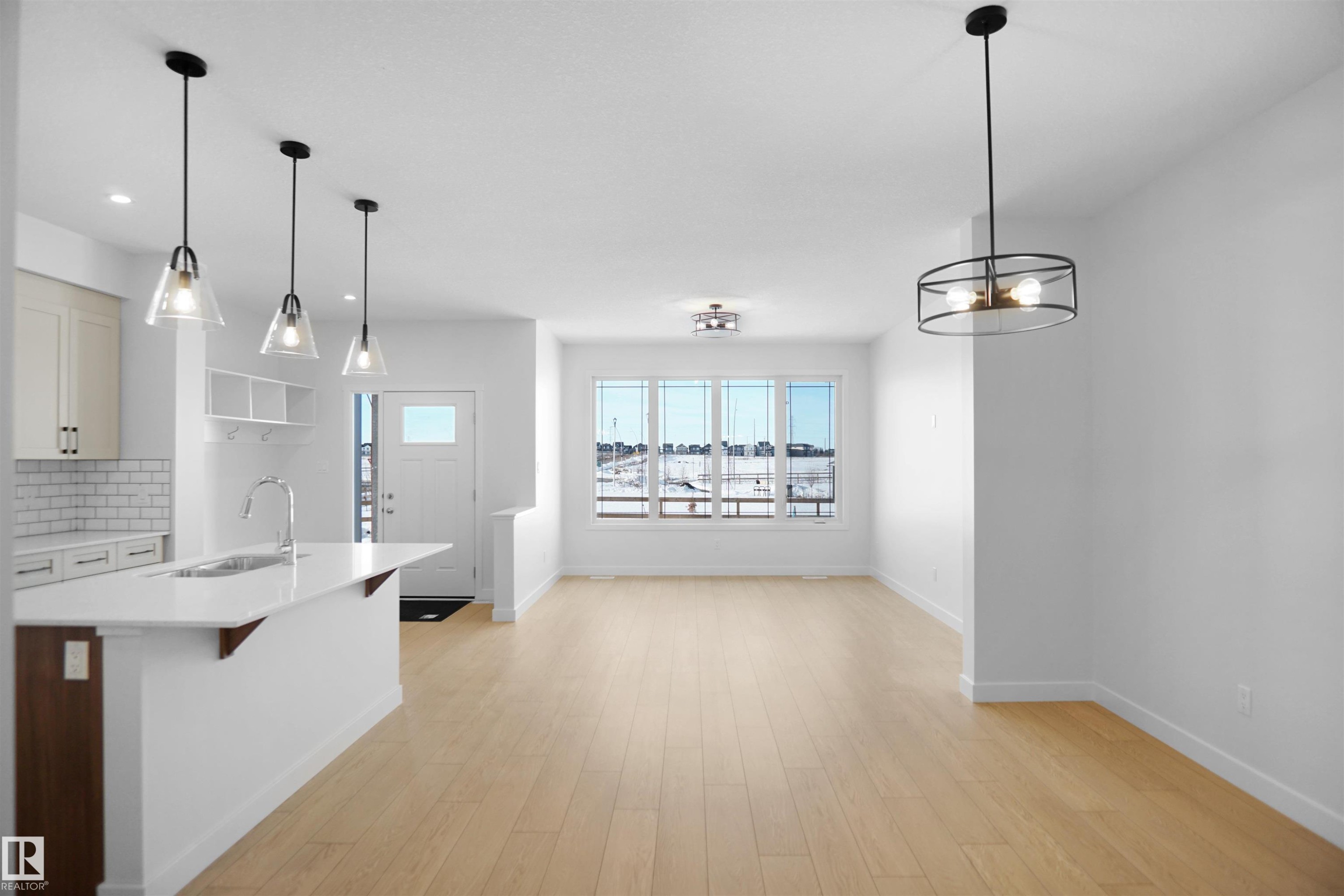 17510 5A Street, Edmonton, AB - Indoor Photo Showing Kitchen With Upgraded Kitchen