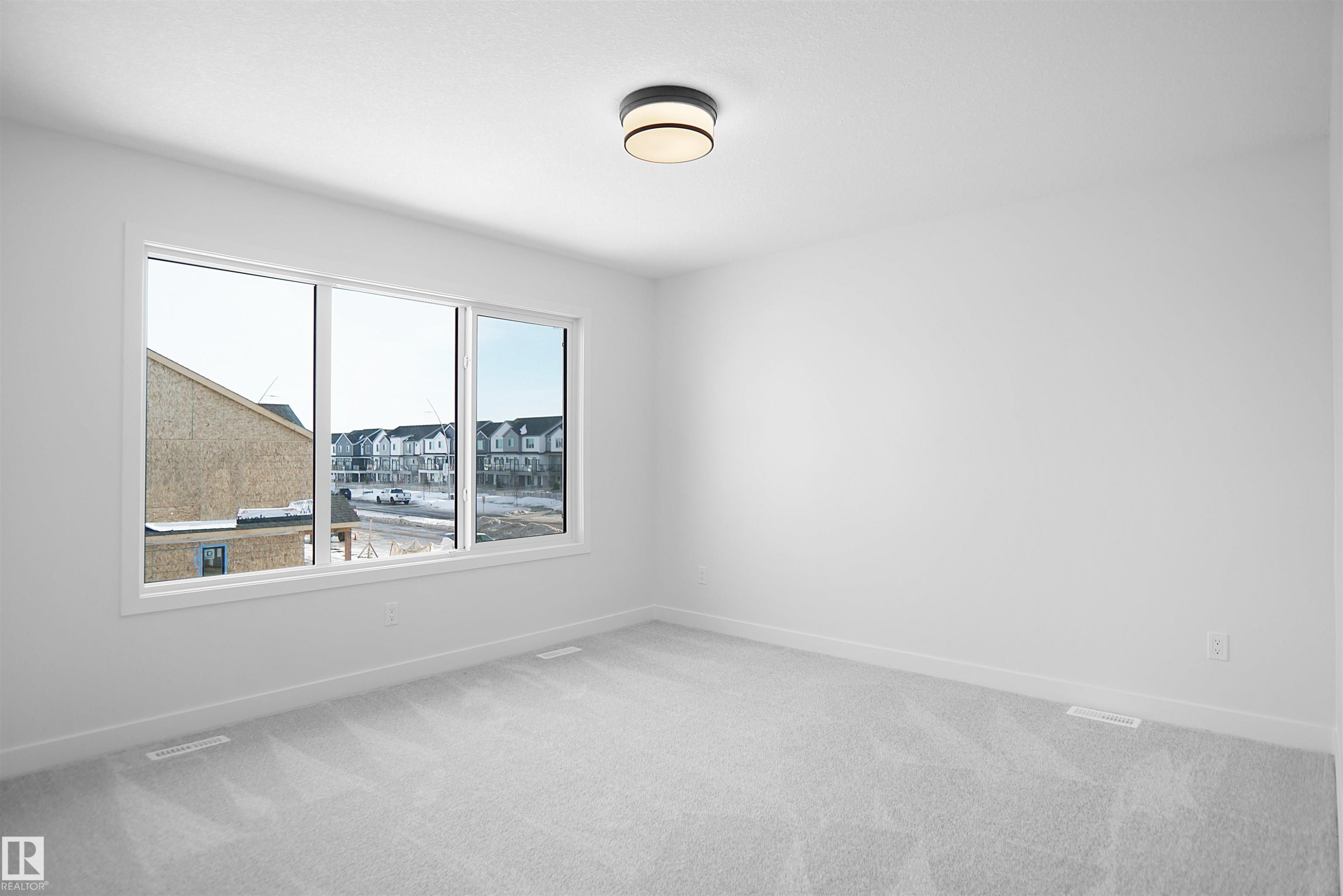 17510 5A Street, Edmonton, AB - Indoor Photo Showing Other Room