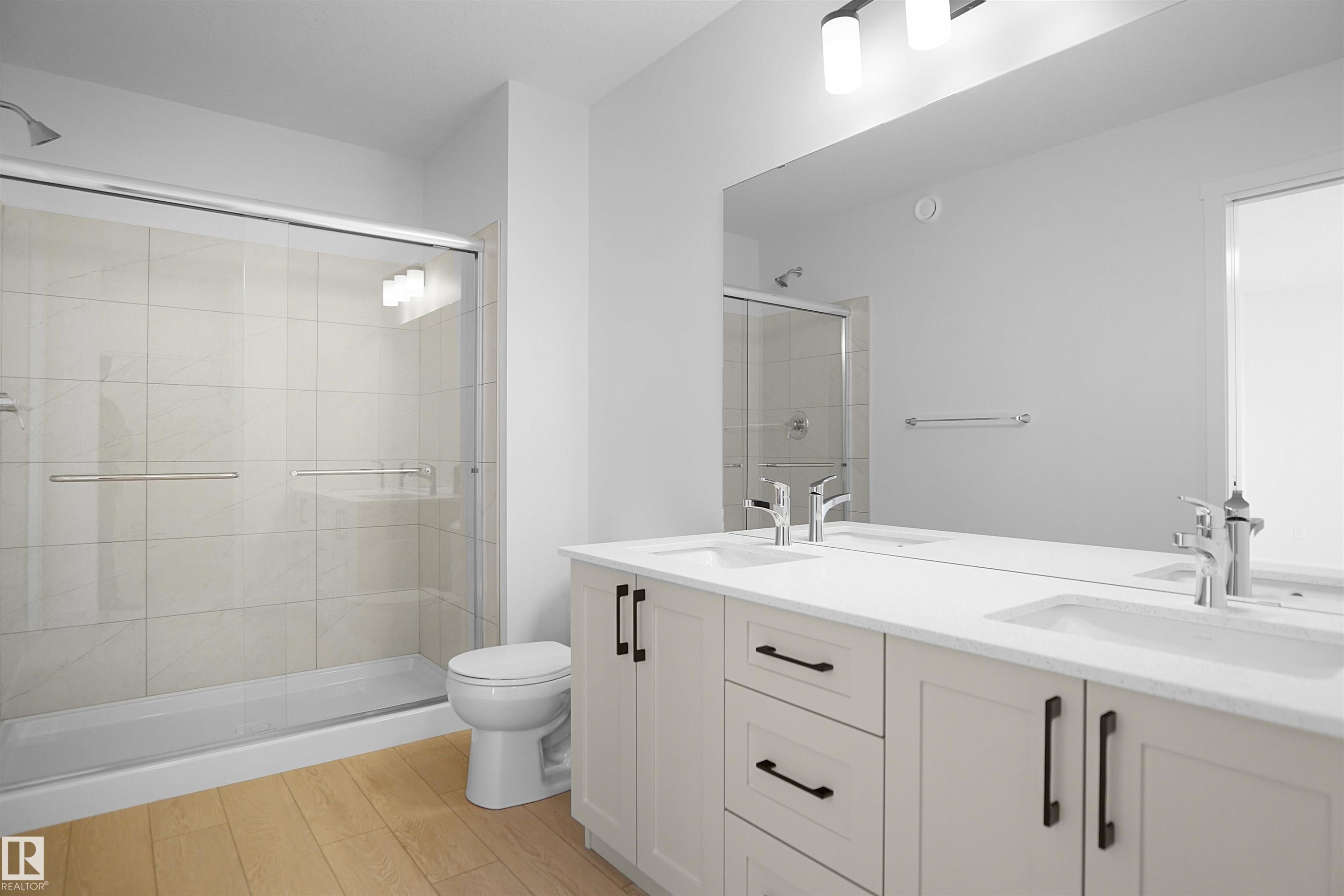 17510 5A Street, Edmonton, AB - Indoor Photo Showing Bathroom