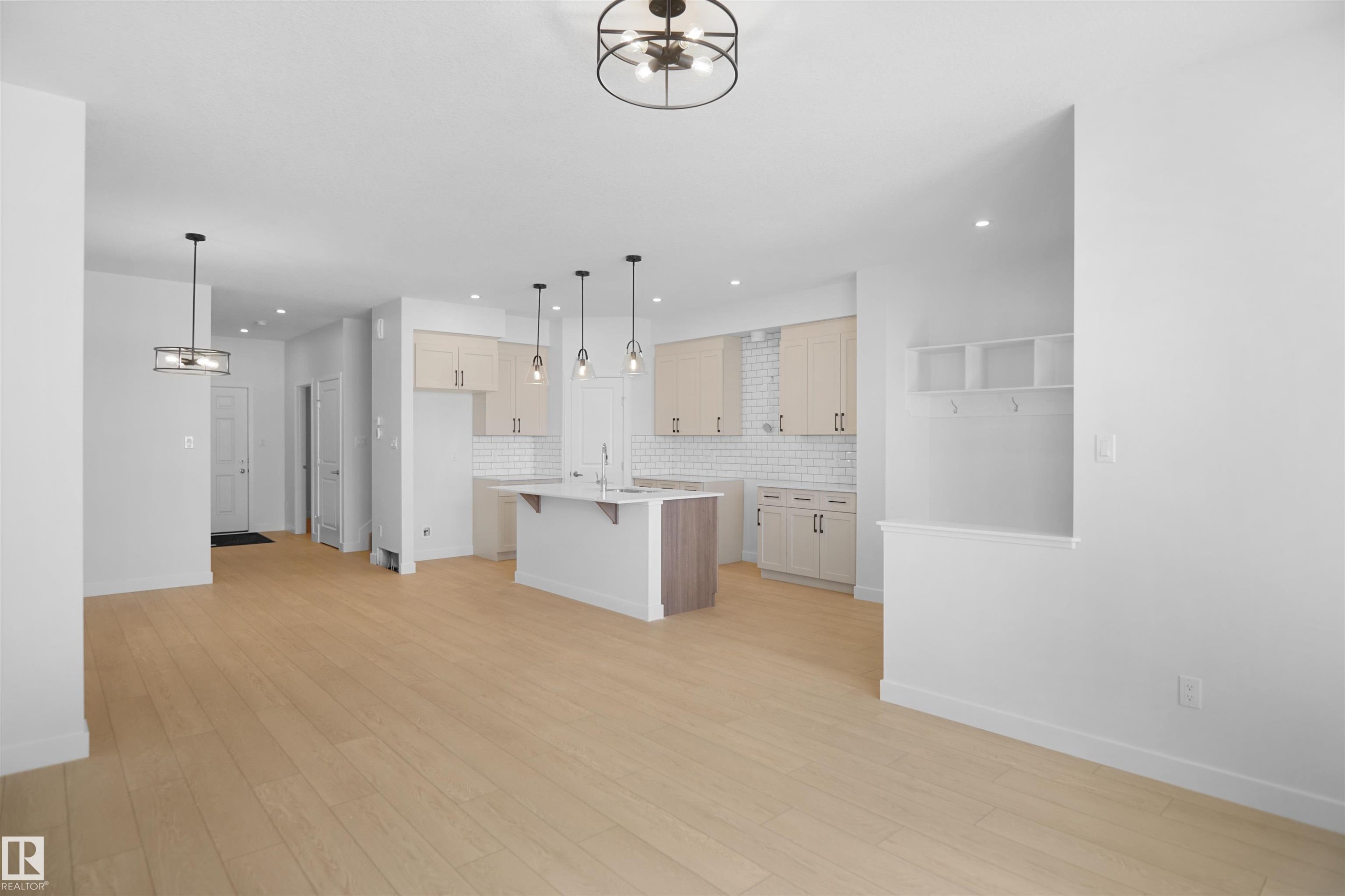17510 5A Street, Edmonton, AB - Indoor Photo Showing Kitchen