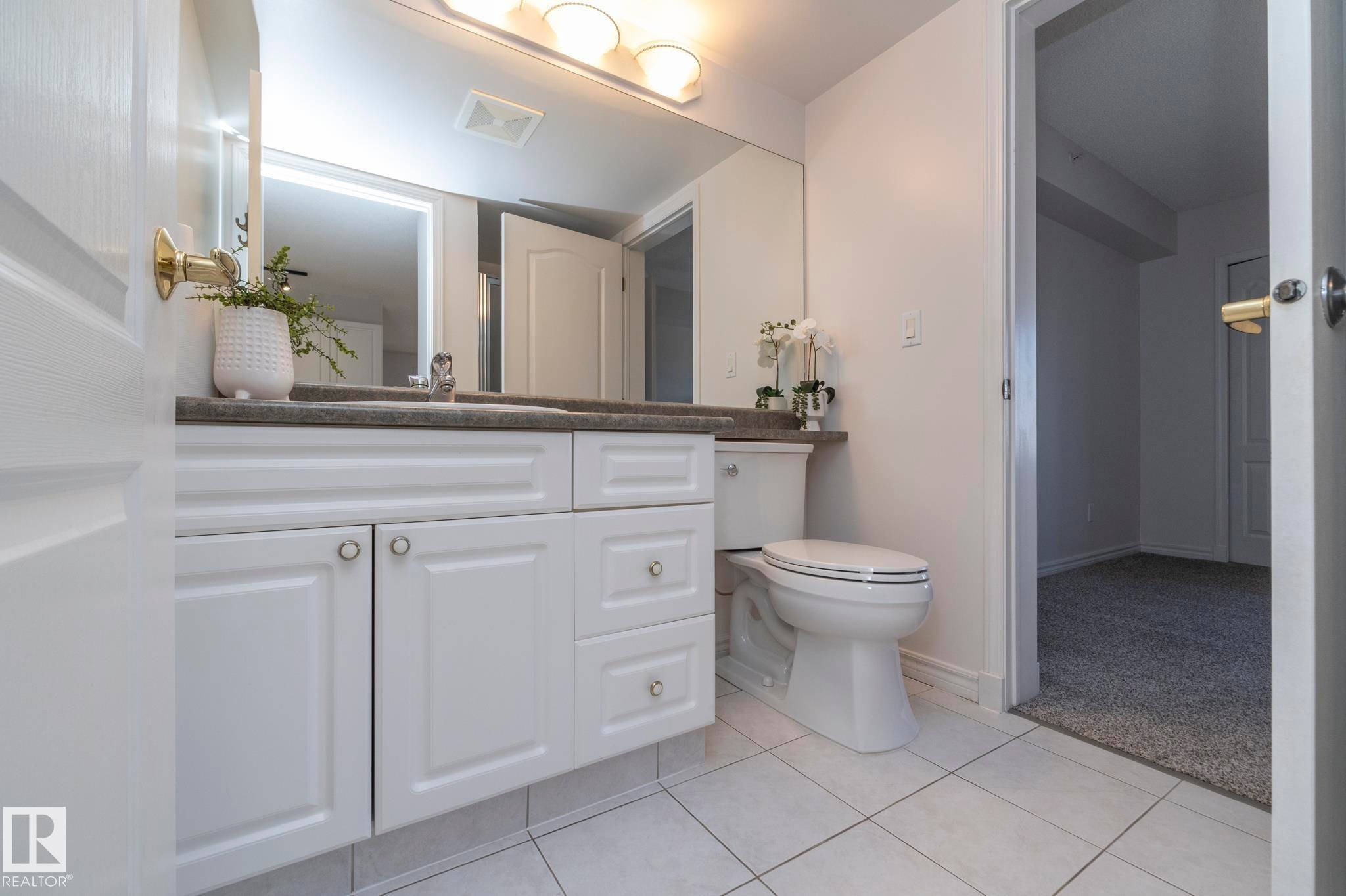 801 10909 103 Avenue, Edmonton, AB - Indoor Photo Showing Bathroom