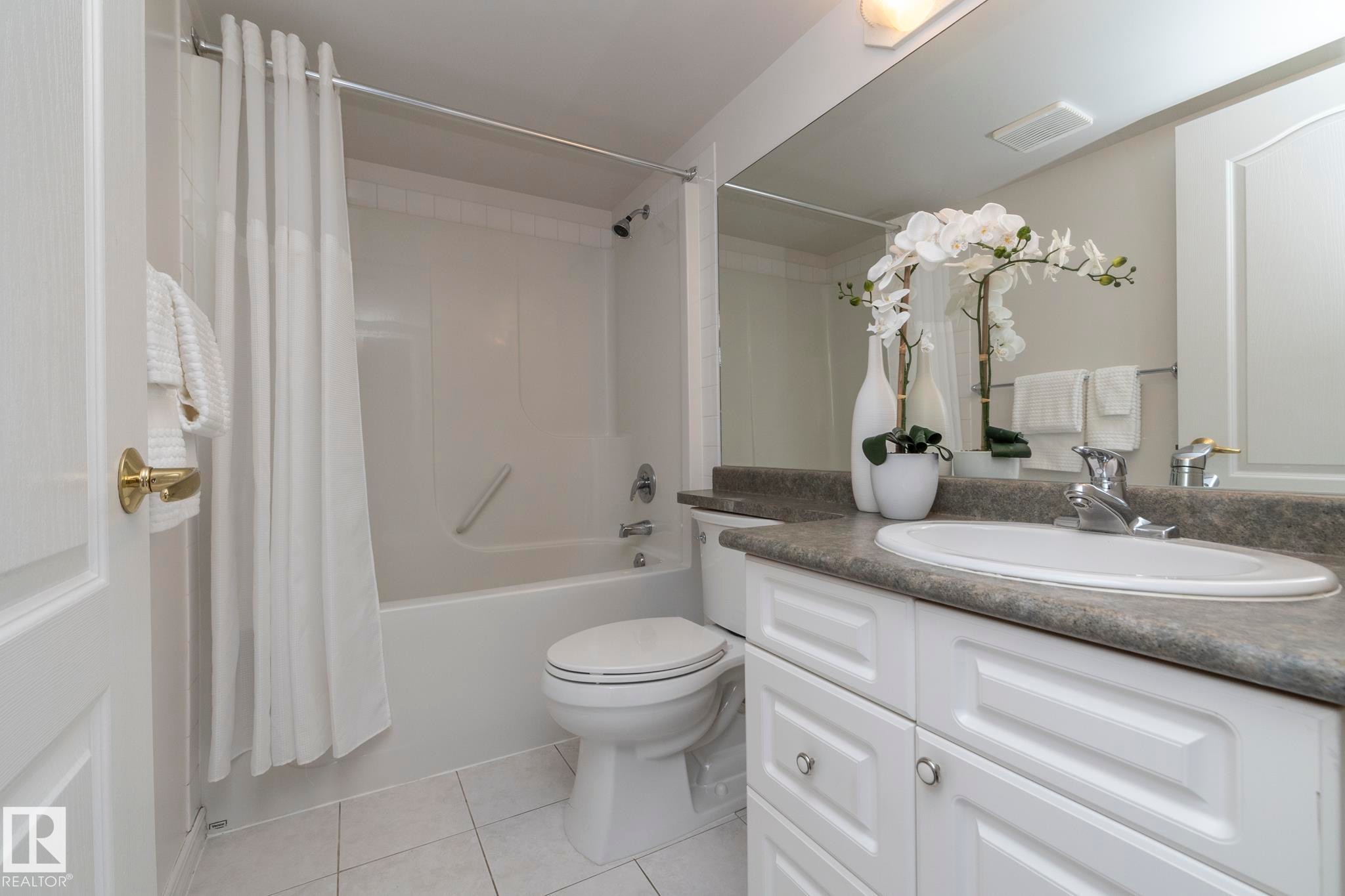 801 10909 103 Avenue, Edmonton, AB - Indoor Photo Showing Bathroom
