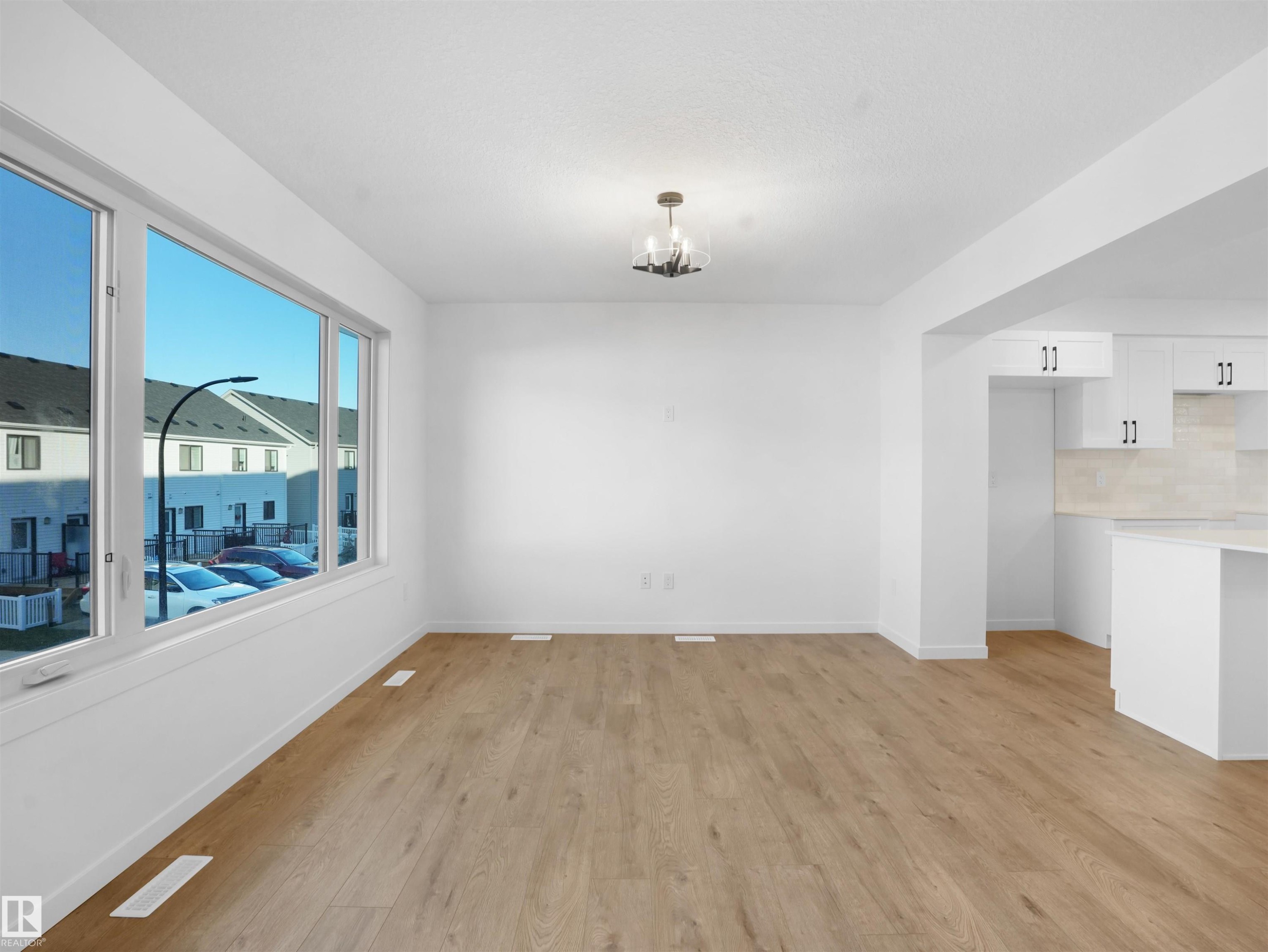 67 525 Secord Boulevard, Edmonton, AB - Indoor