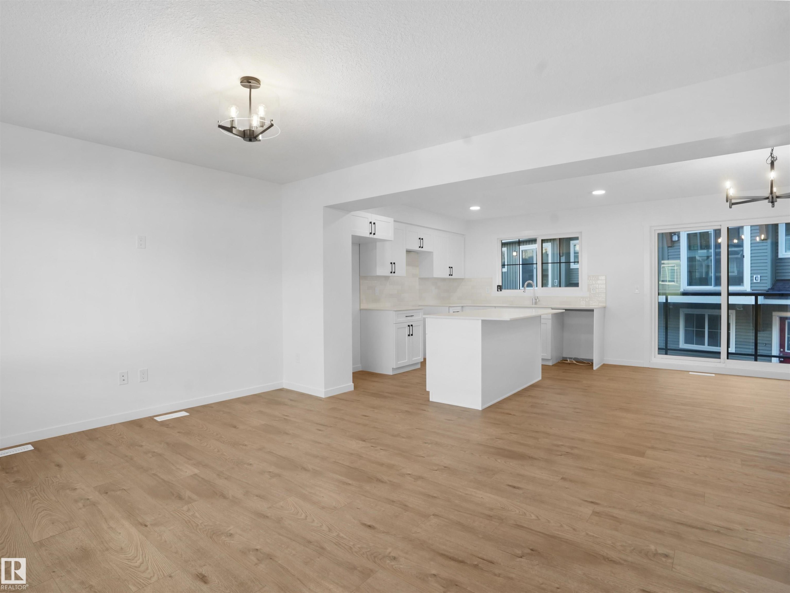 67 525 Secord Boulevard, Edmonton, AB - Indoor Photo Showing Kitchen