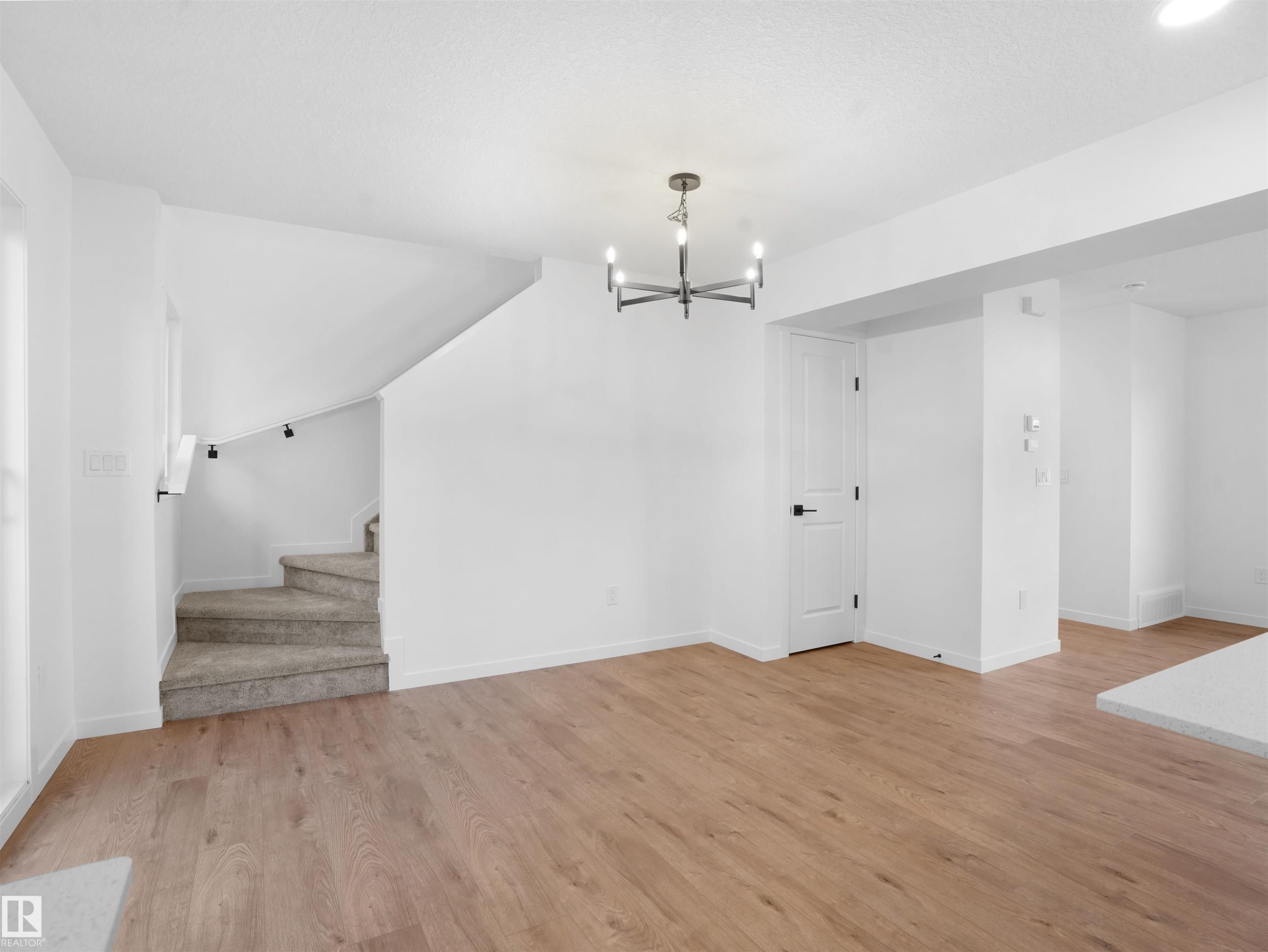 67 525 Secord Boulevard, Edmonton, AB - Indoor Photo Showing Other Room