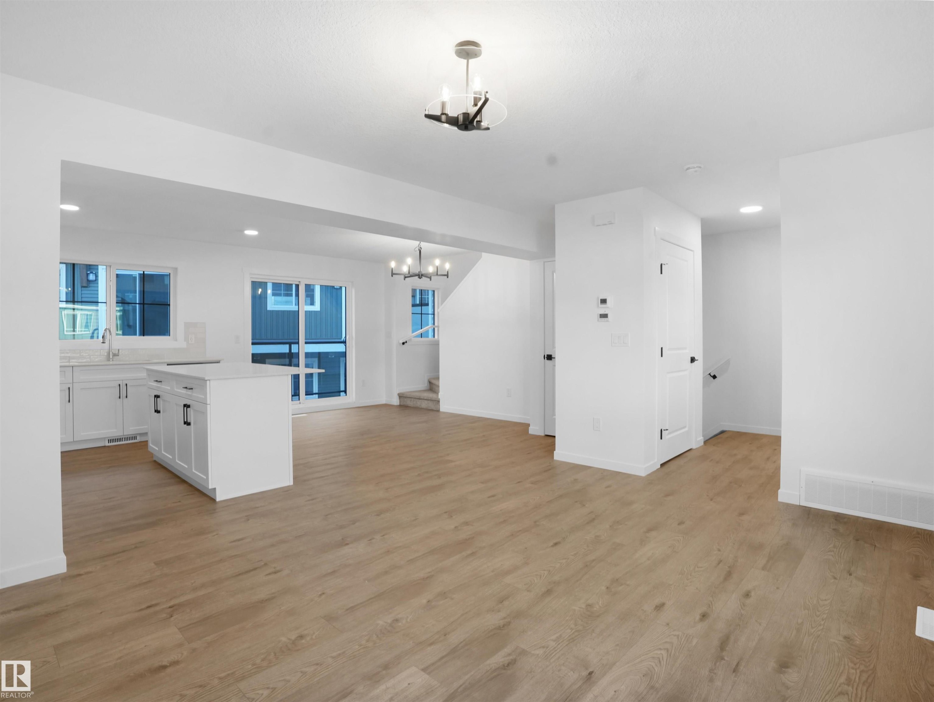 67 525 Secord Boulevard, Edmonton, AB - Indoor