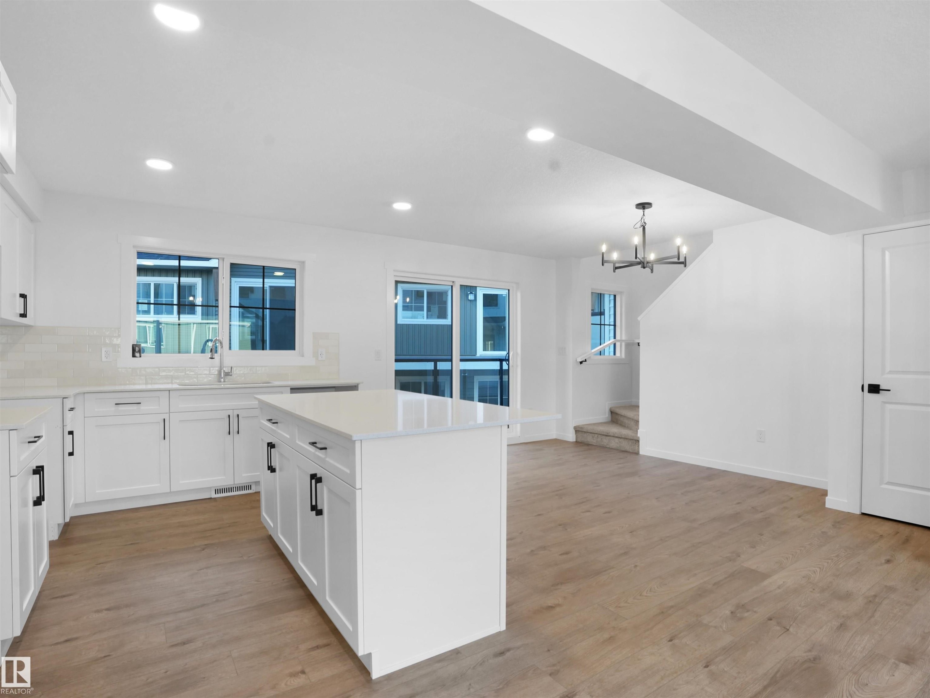 67 525 Secord Boulevard, Edmonton, AB - Indoor Photo Showing Kitchen
