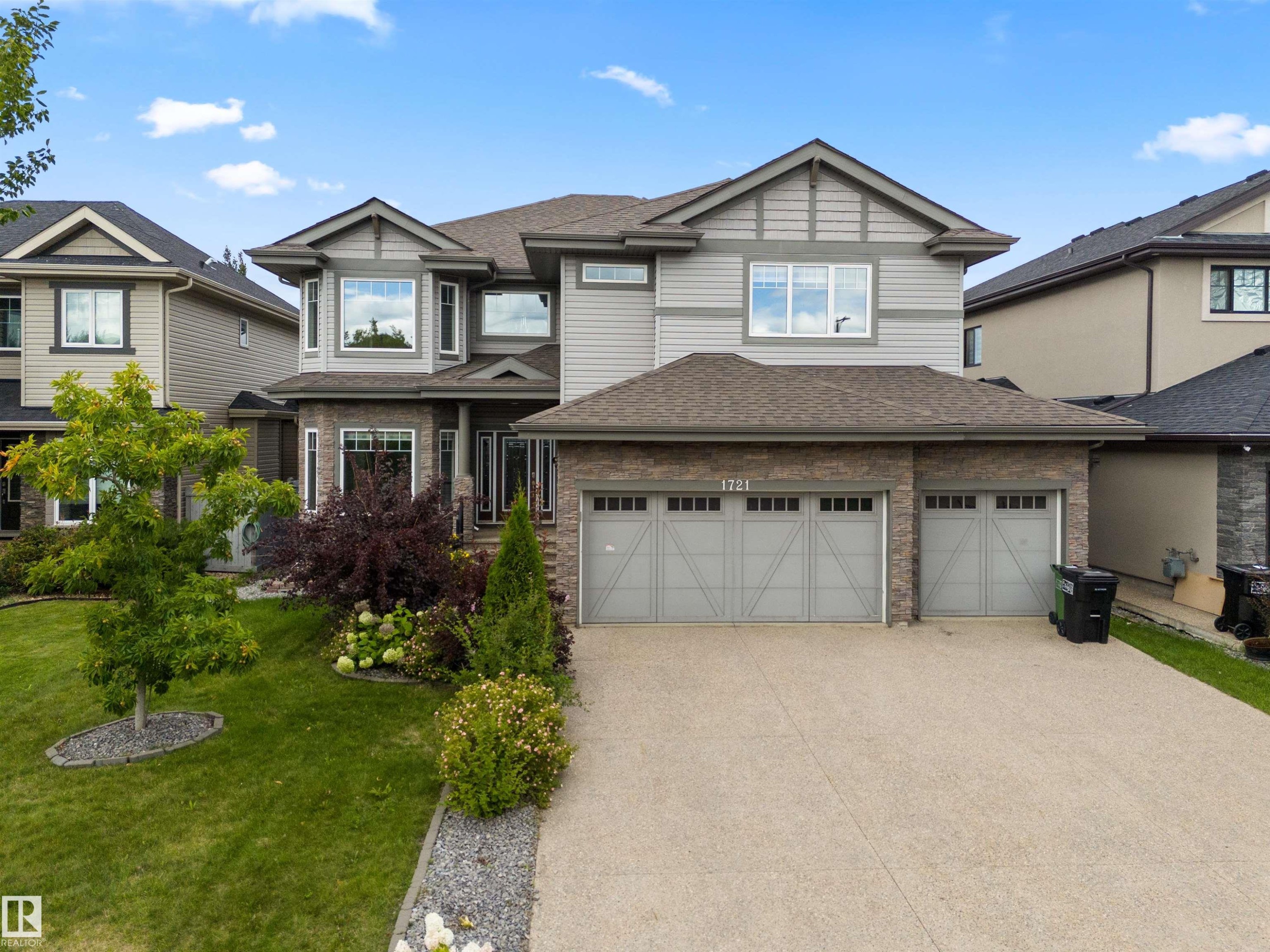 1721 Adamson Crescent, Edmonton, AB - Outdoor With Facade