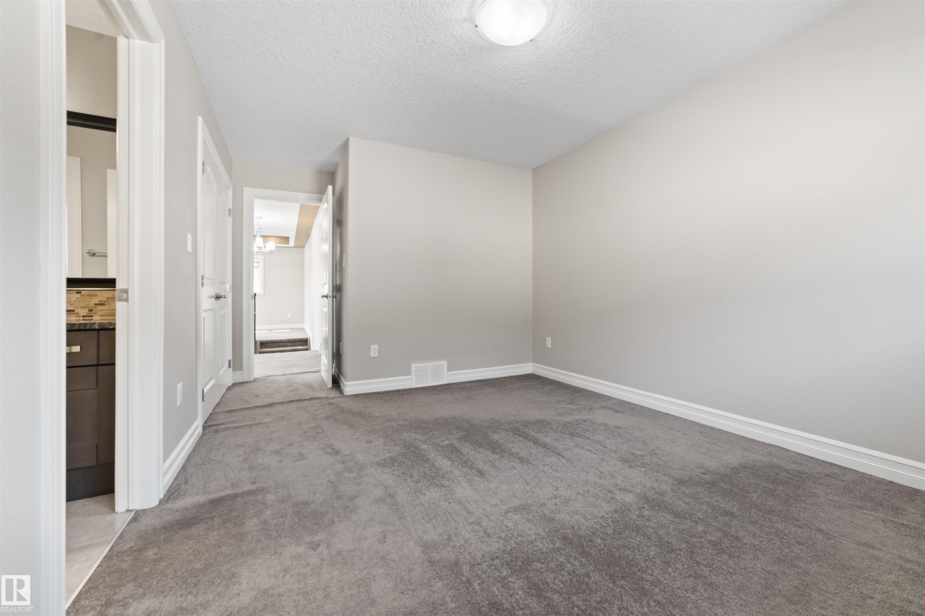 1721 Adamson Crescent, Edmonton, AB - Indoor Photo Showing Other Room
