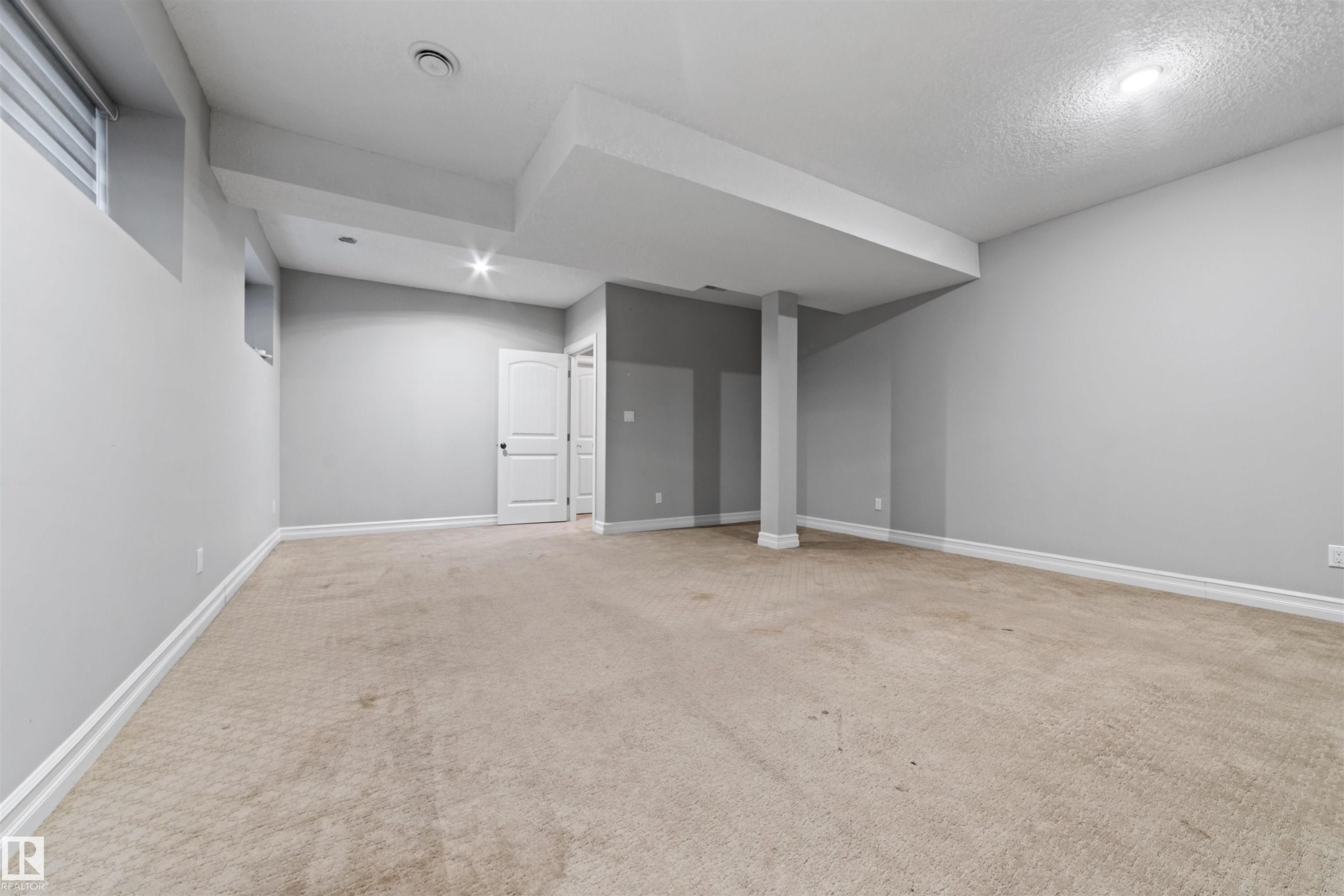 1721 Adamson Crescent, Edmonton, AB - Indoor