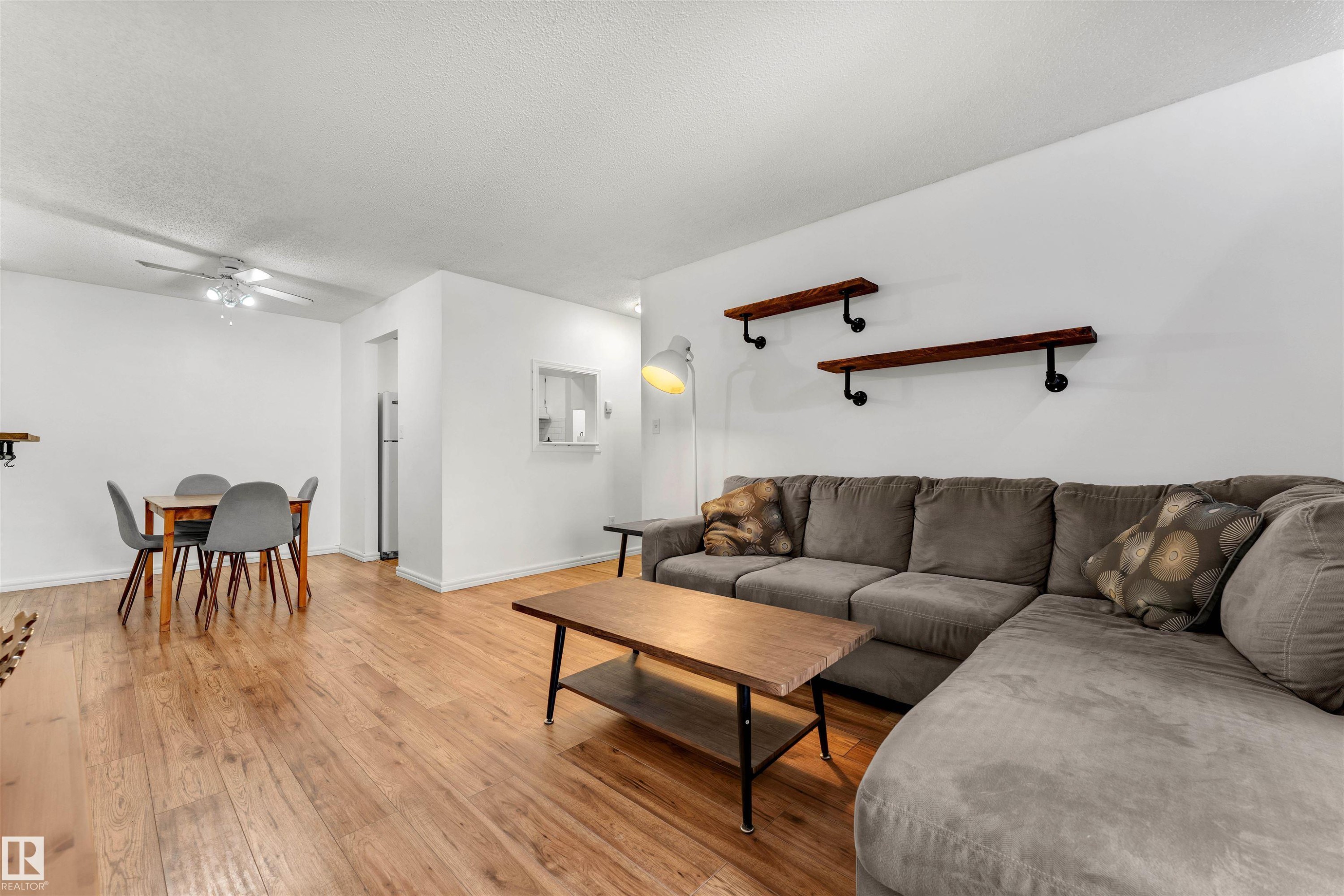 403 1620 48 Street, Edmonton, AB - Indoor Photo Showing Living Room