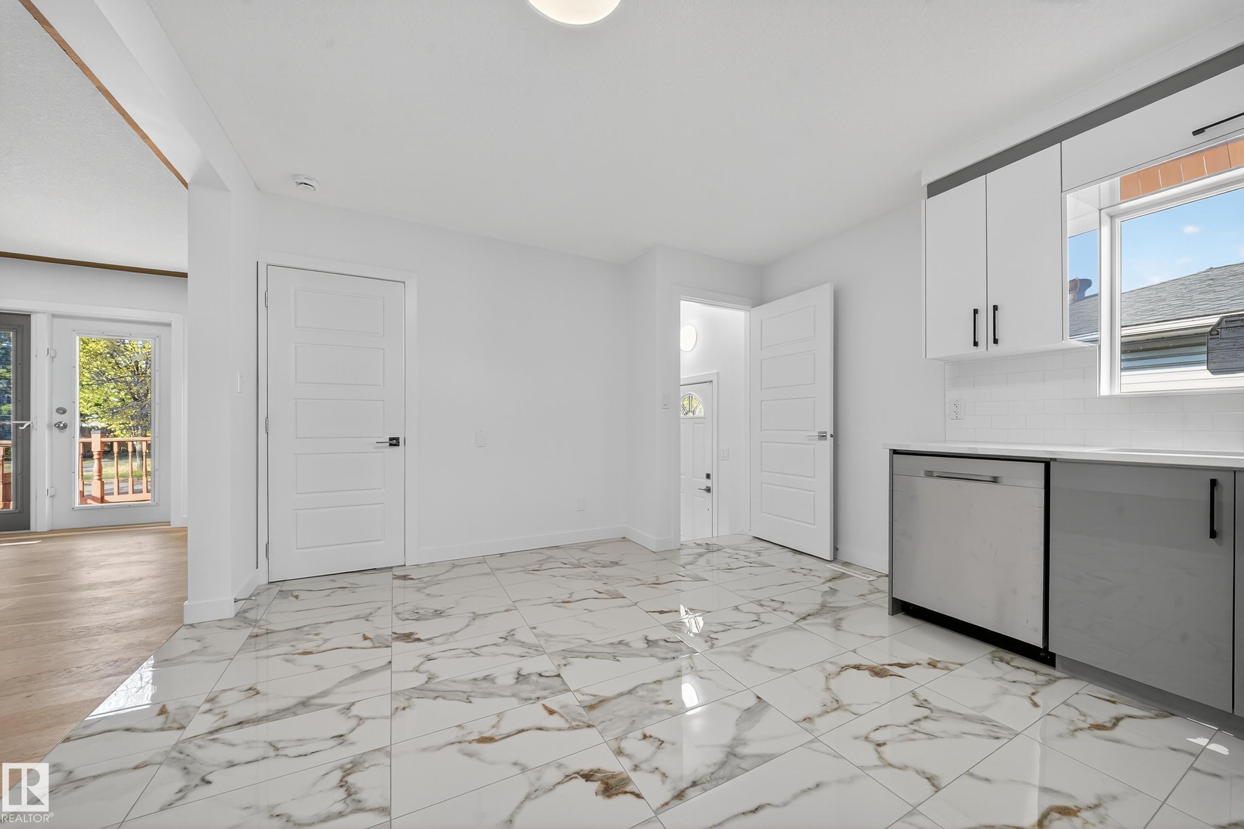 12919 113A Street, Edmonton, AB - Indoor