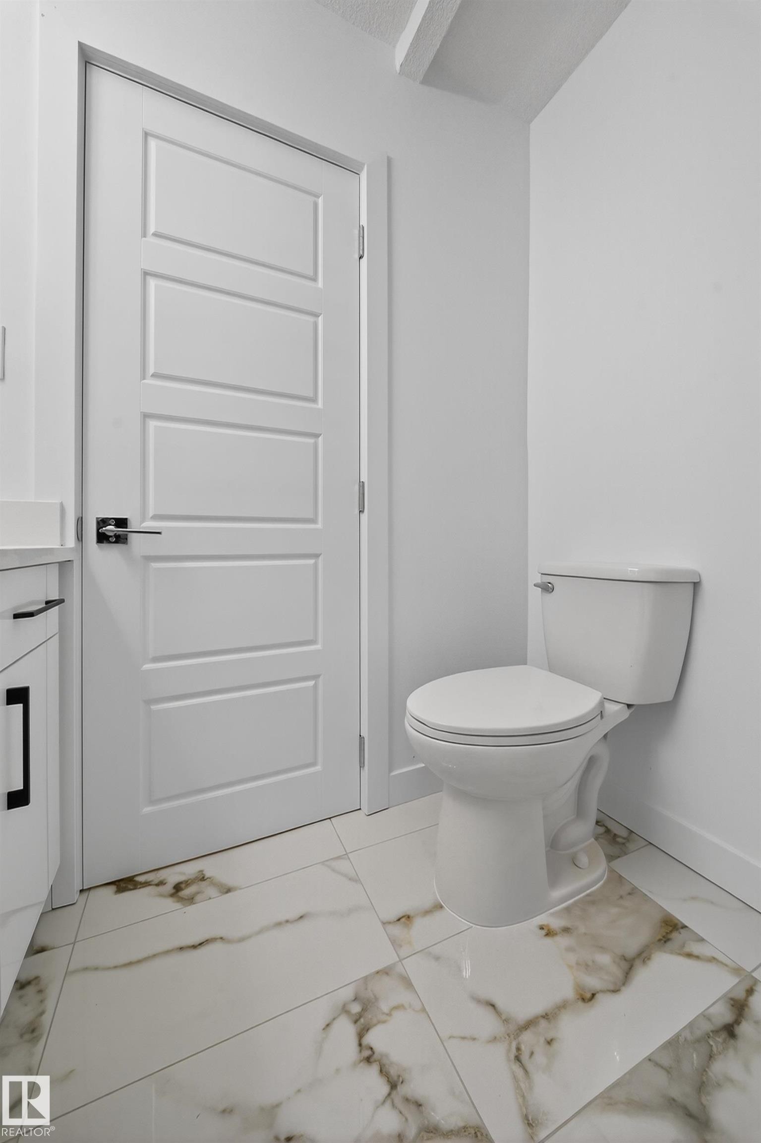 12919 113A Street, Edmonton, AB - Indoor Photo Showing Bathroom