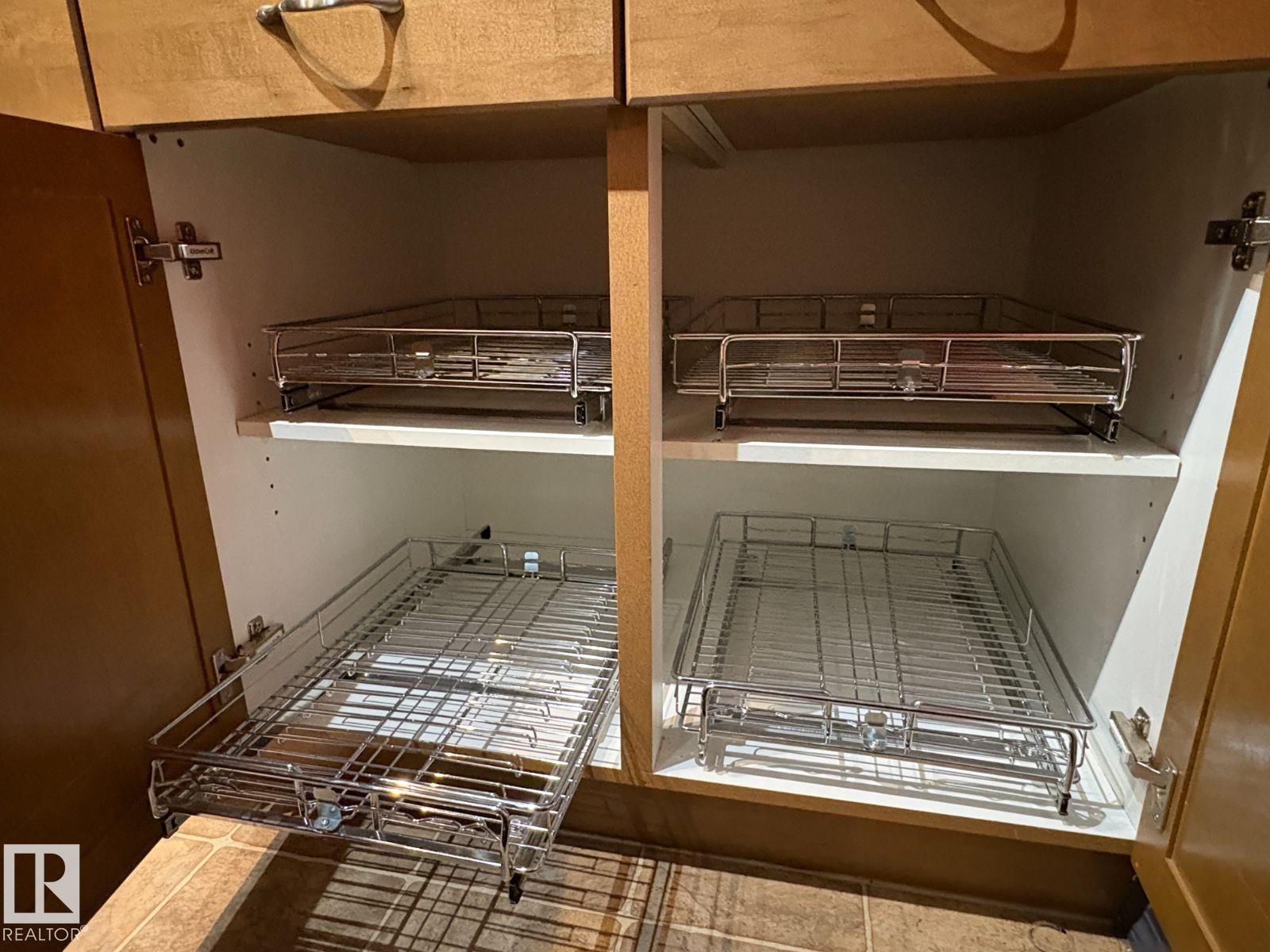 Kitchen view - 231 1180 Hyndman Road, Edmonton, AB - Indoor