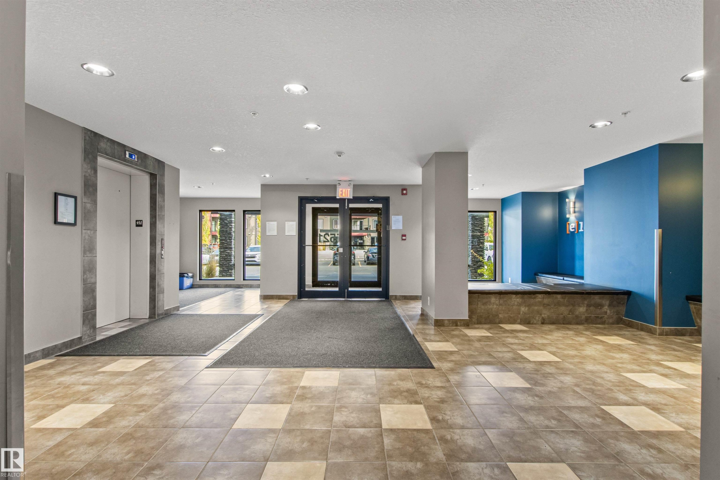 206 5521 7 Avenue, Edmonton, AB - Indoor Photo Showing Other Room