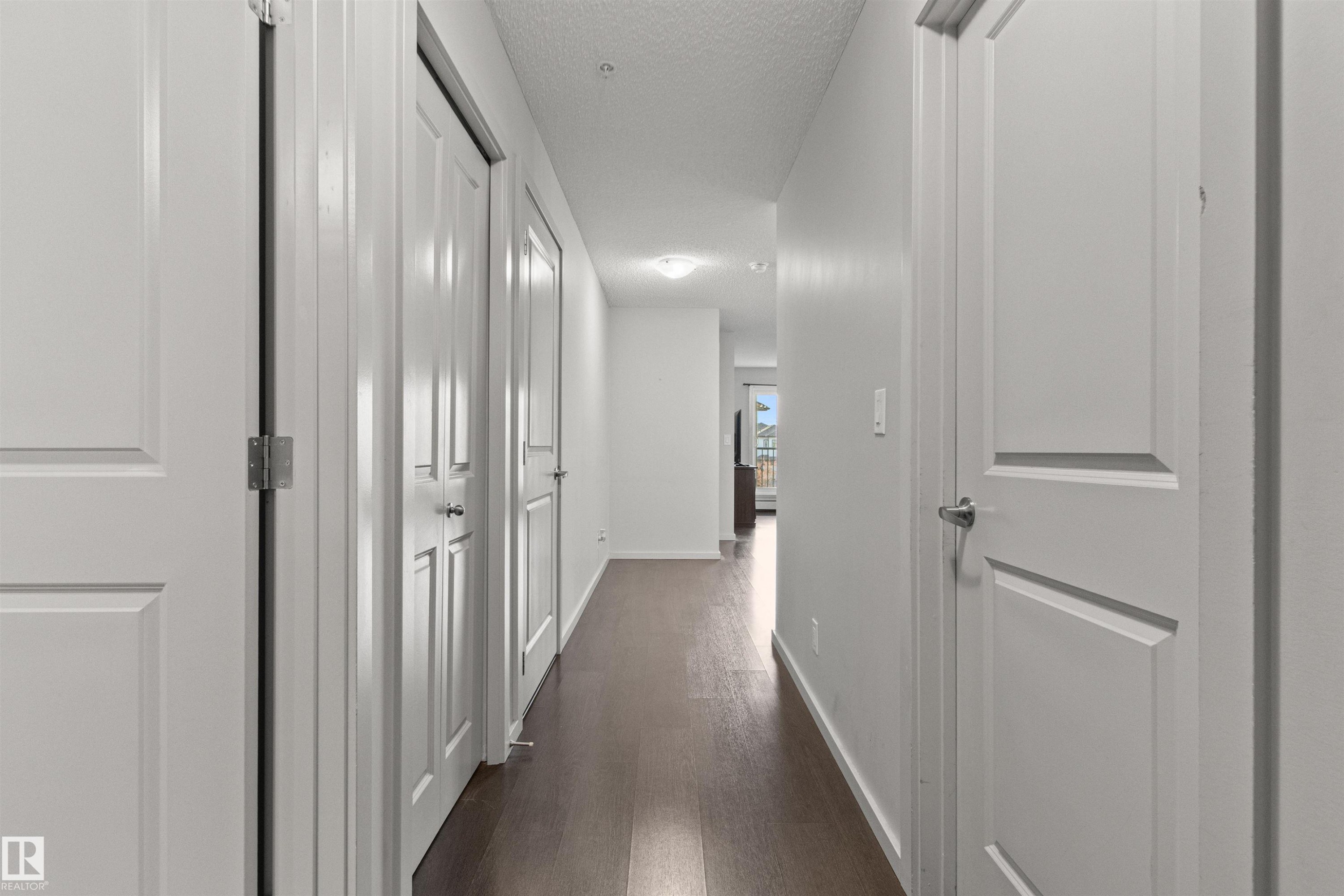 206 5521 7 Avenue, Edmonton, AB - Indoor Photo Showing Other Room