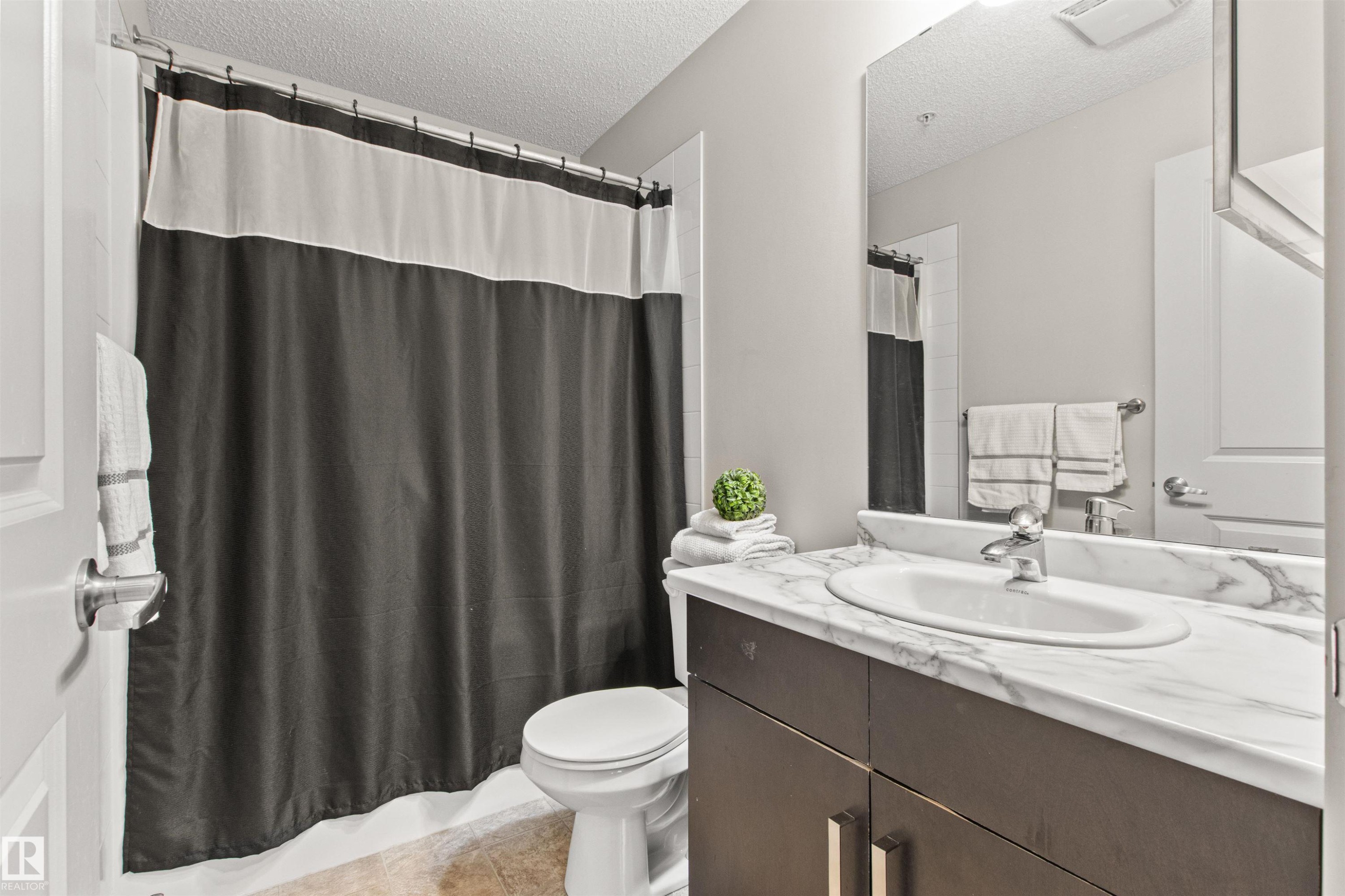 206 5521 7 Avenue, Edmonton, AB - Indoor Photo Showing Bathroom