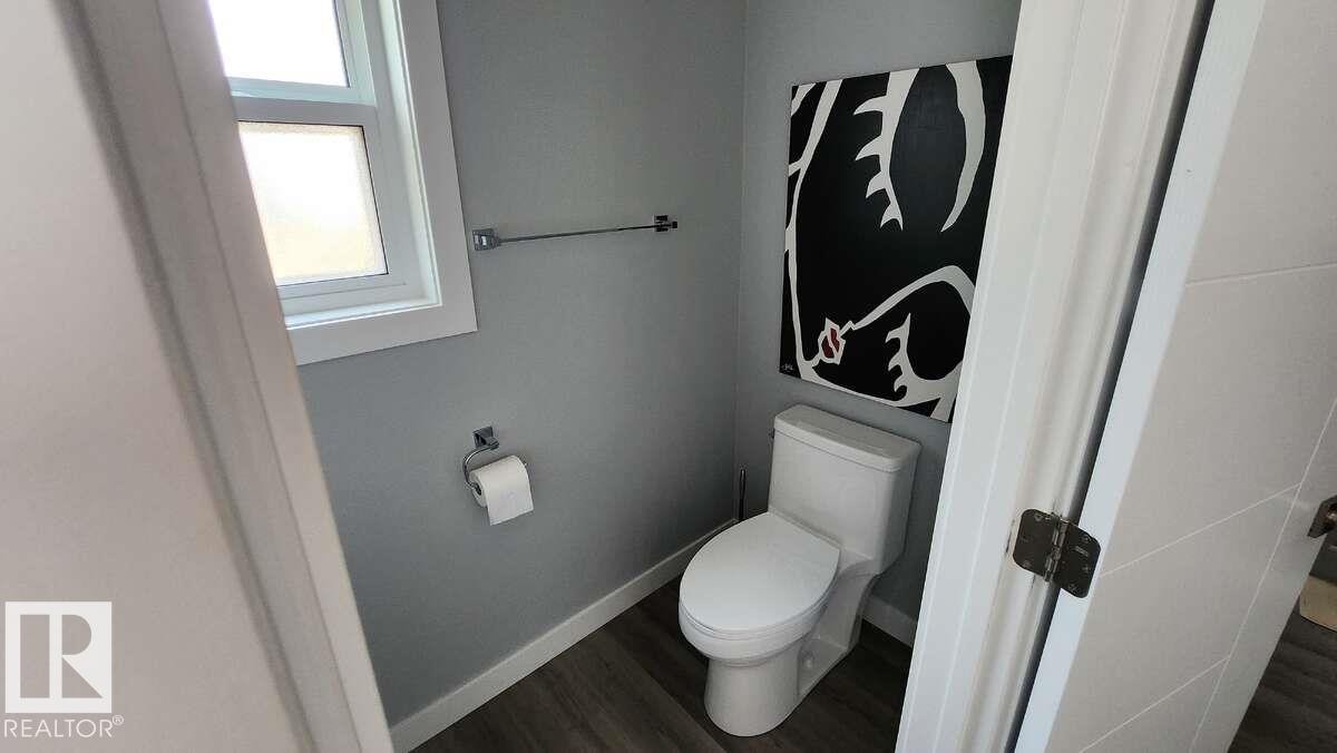 13026 120 Street, Edmonton, AB - Indoor Photo Showing Bathroom