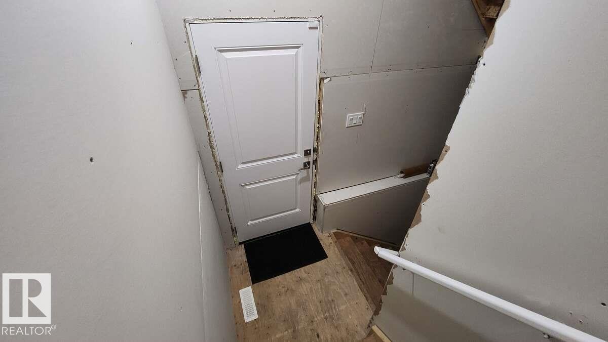 13026 120 Street, Edmonton, AB - Indoor