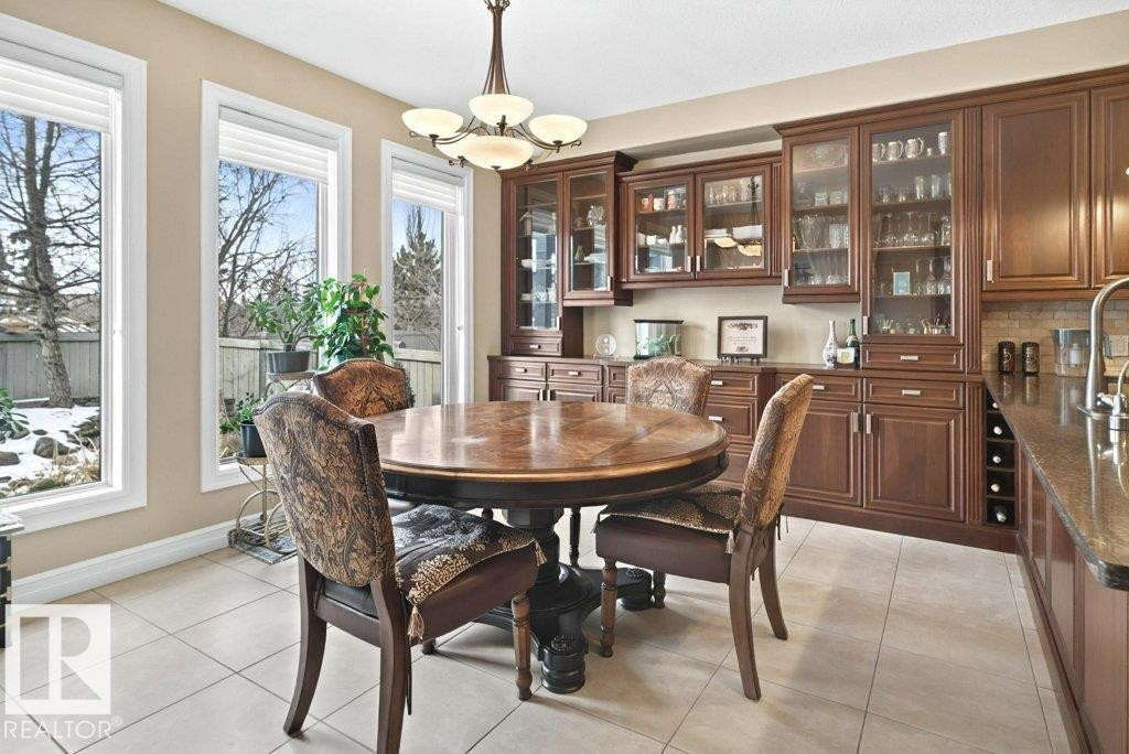 4835 Mactaggart Crest Crest, Edmonton, AB - Indoor Photo Showing Dining Room