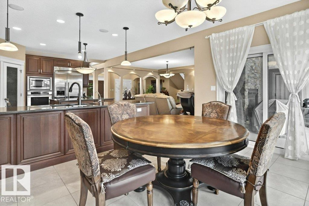 4835 Mactaggart Crest Crest, Edmonton, AB - Indoor Photo Showing Dining Room