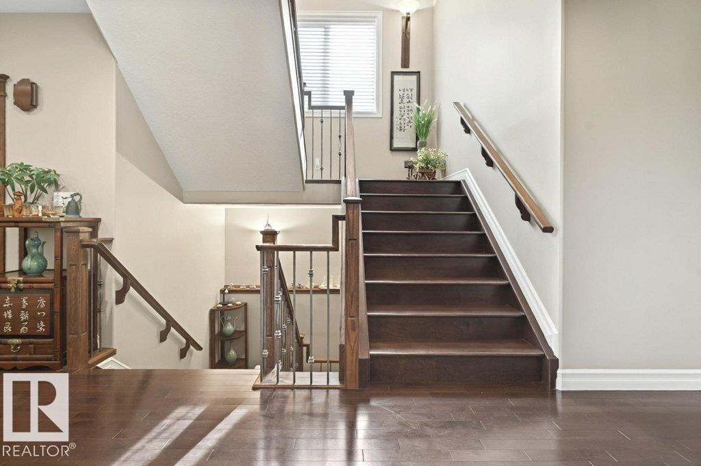 4835 Mactaggart Crest Crest, Edmonton, AB - Indoor Photo Showing Other Room