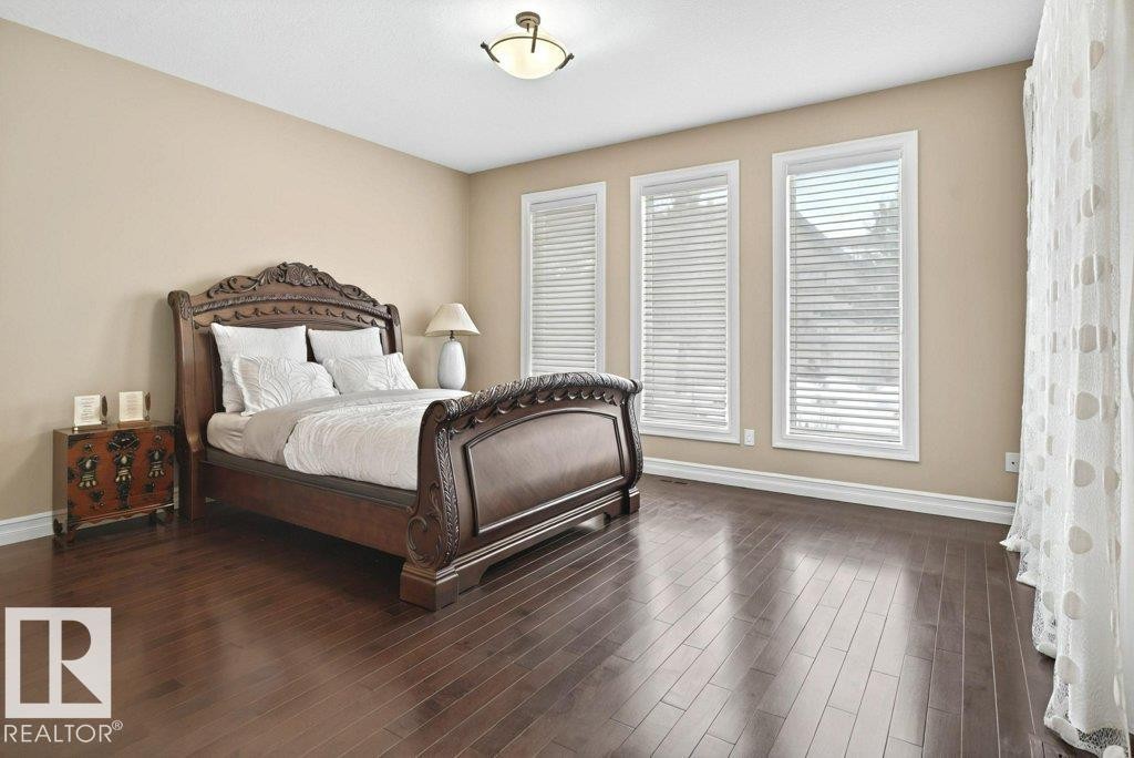 4835 Mactaggart Crest Crest, Edmonton, AB - Indoor Photo Showing Bedroom