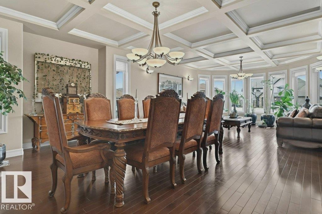 4835 Mactaggart Crest Crest, Edmonton, AB - Indoor Photo Showing Dining Room