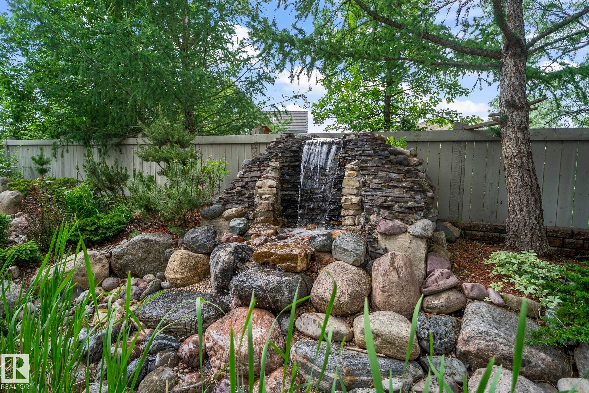 4835 Mactaggart Crest Crest, Edmonton, AB - Outdoor