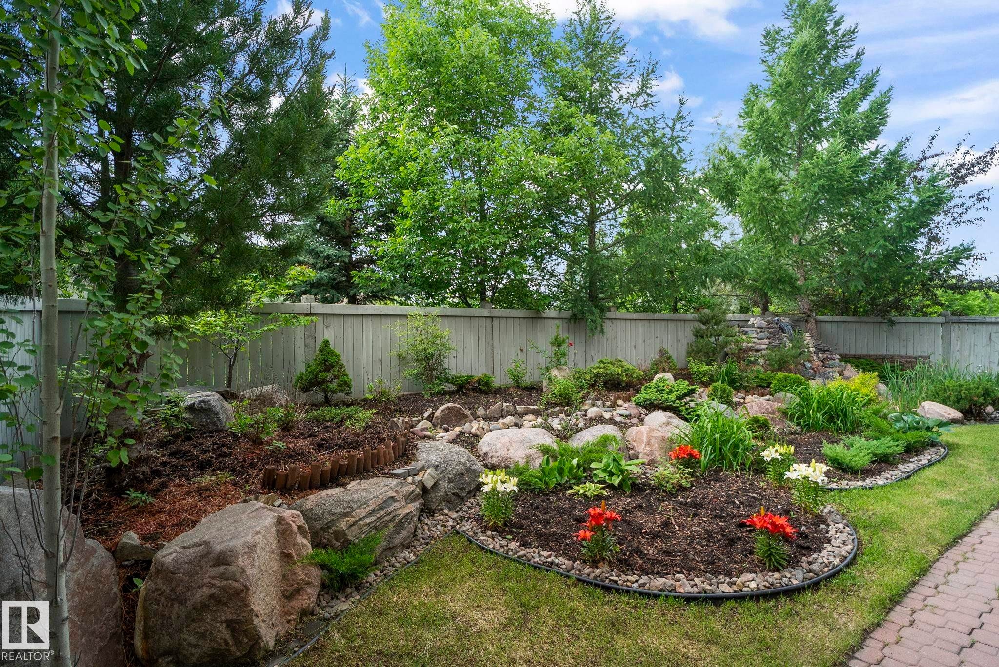4835 Mactaggart Crest Crest, Edmonton, AB - Outdoor With Backyard