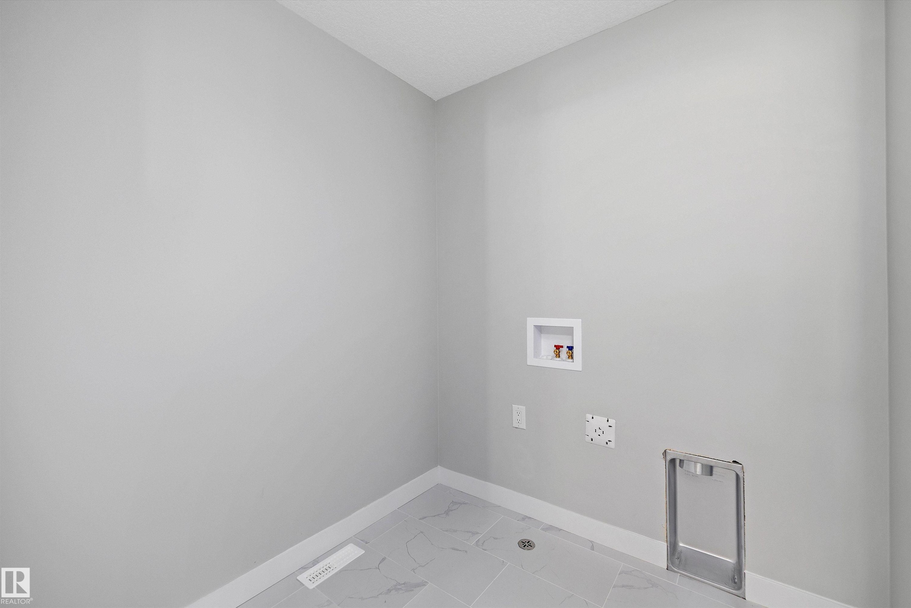 72 Maple Crescent, Gibbons, AB - Indoor Photo Showing Other Room