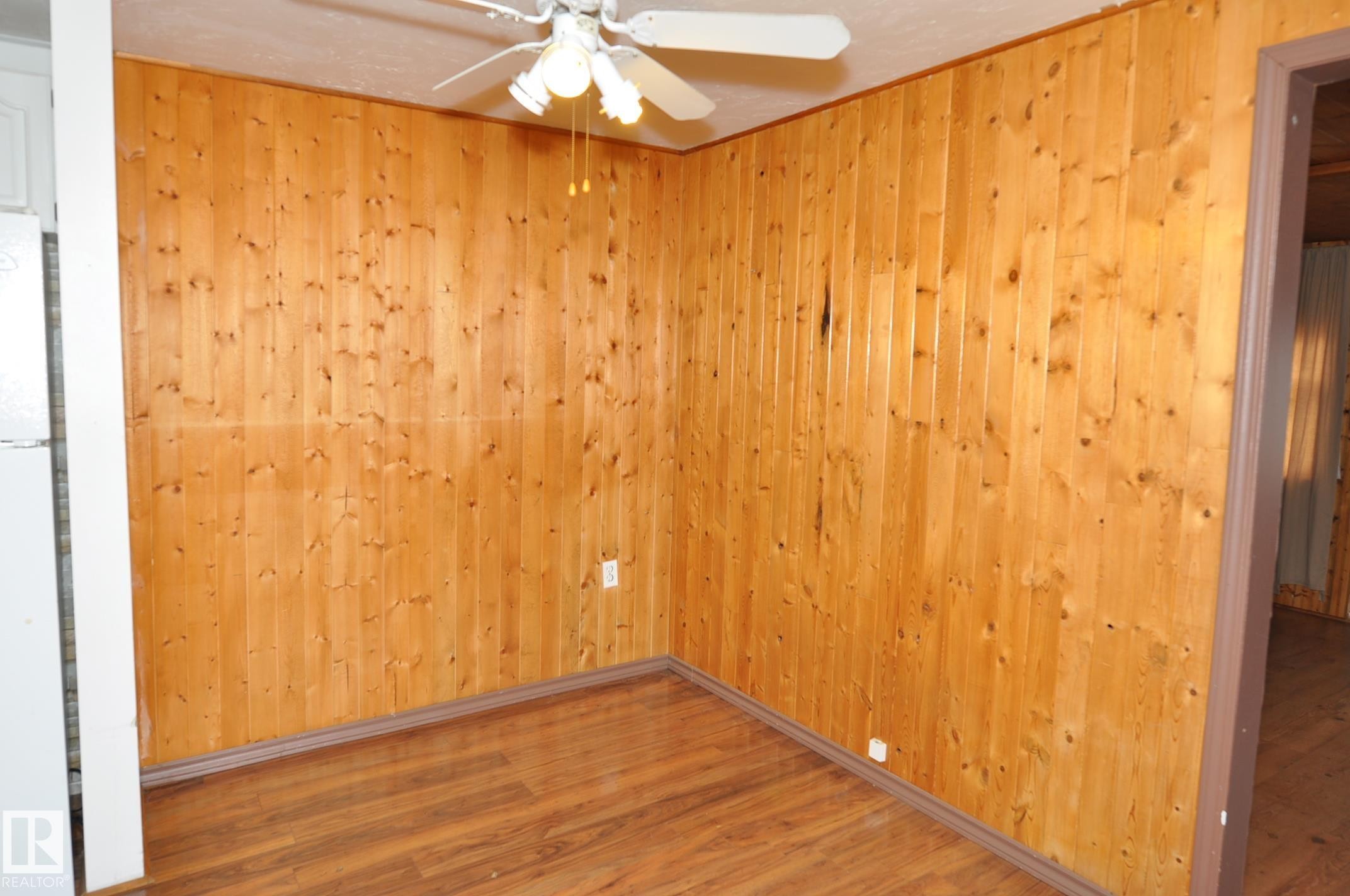 17-4839 47 Street, Gibbons, AB - Indoor Photo Showing Other Room