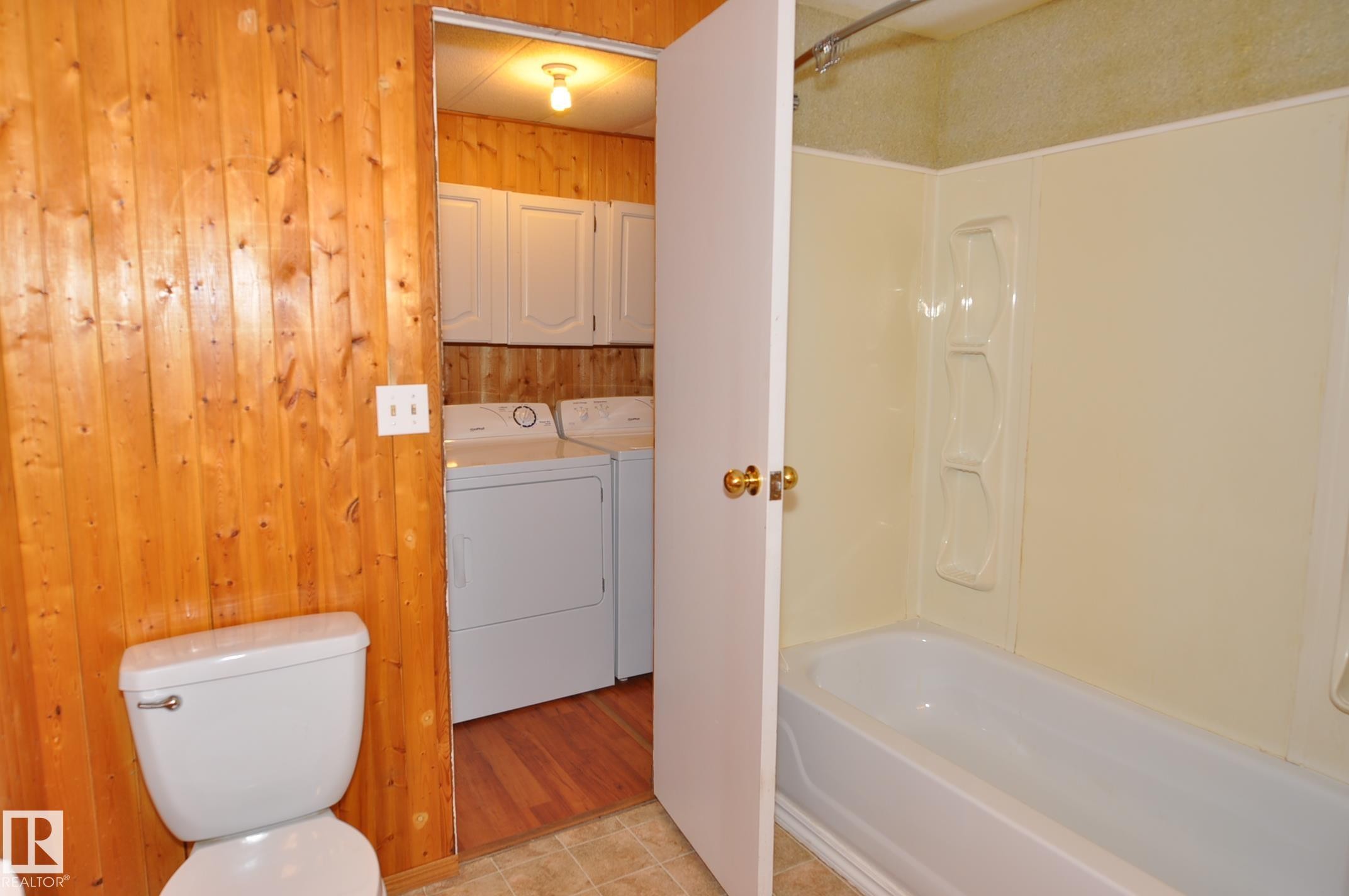 17-4839 47 Street, Gibbons, AB - Indoor