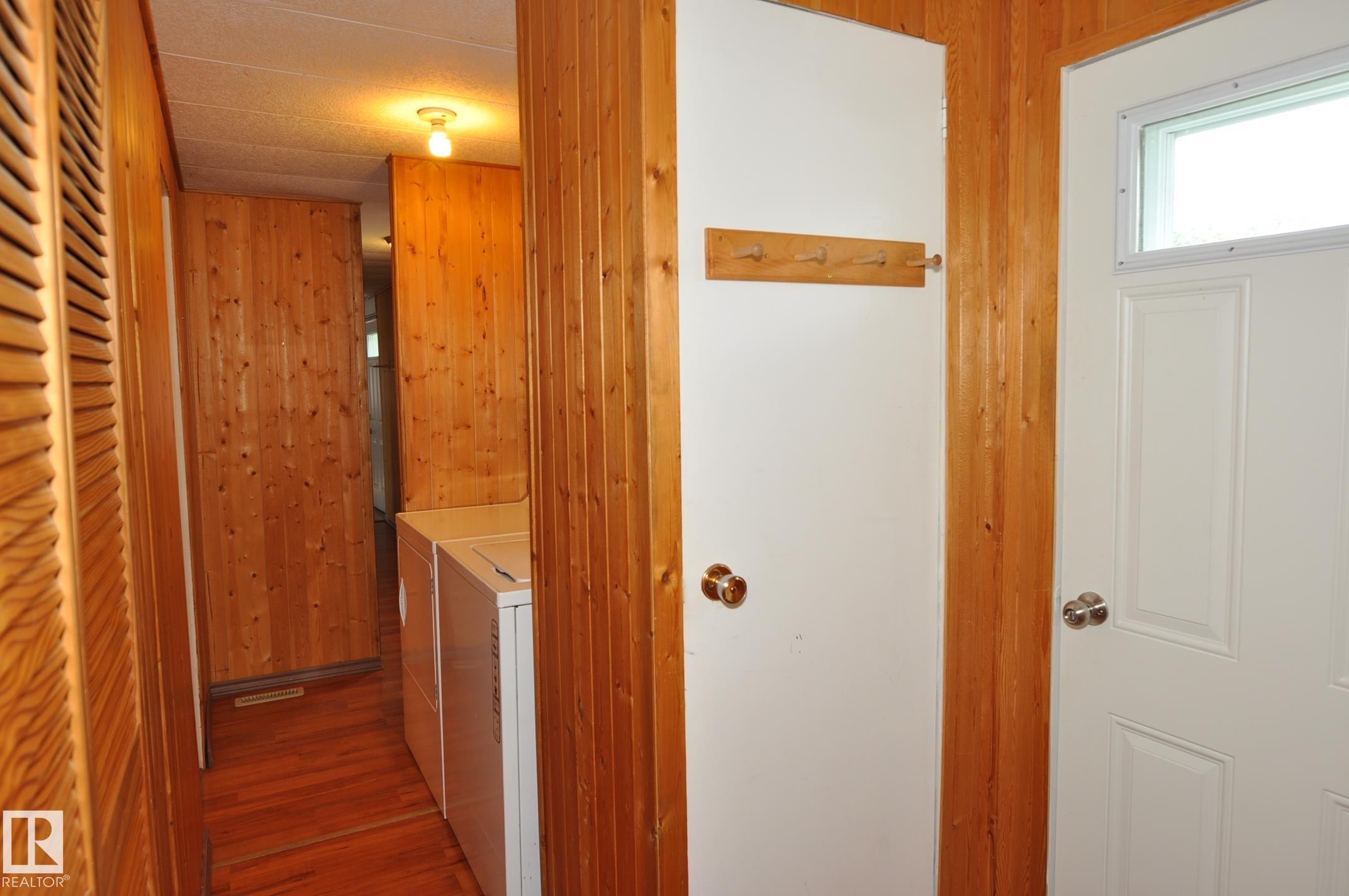 17-4839 47 Street, Gibbons, AB - Indoor Photo Showing Other Room