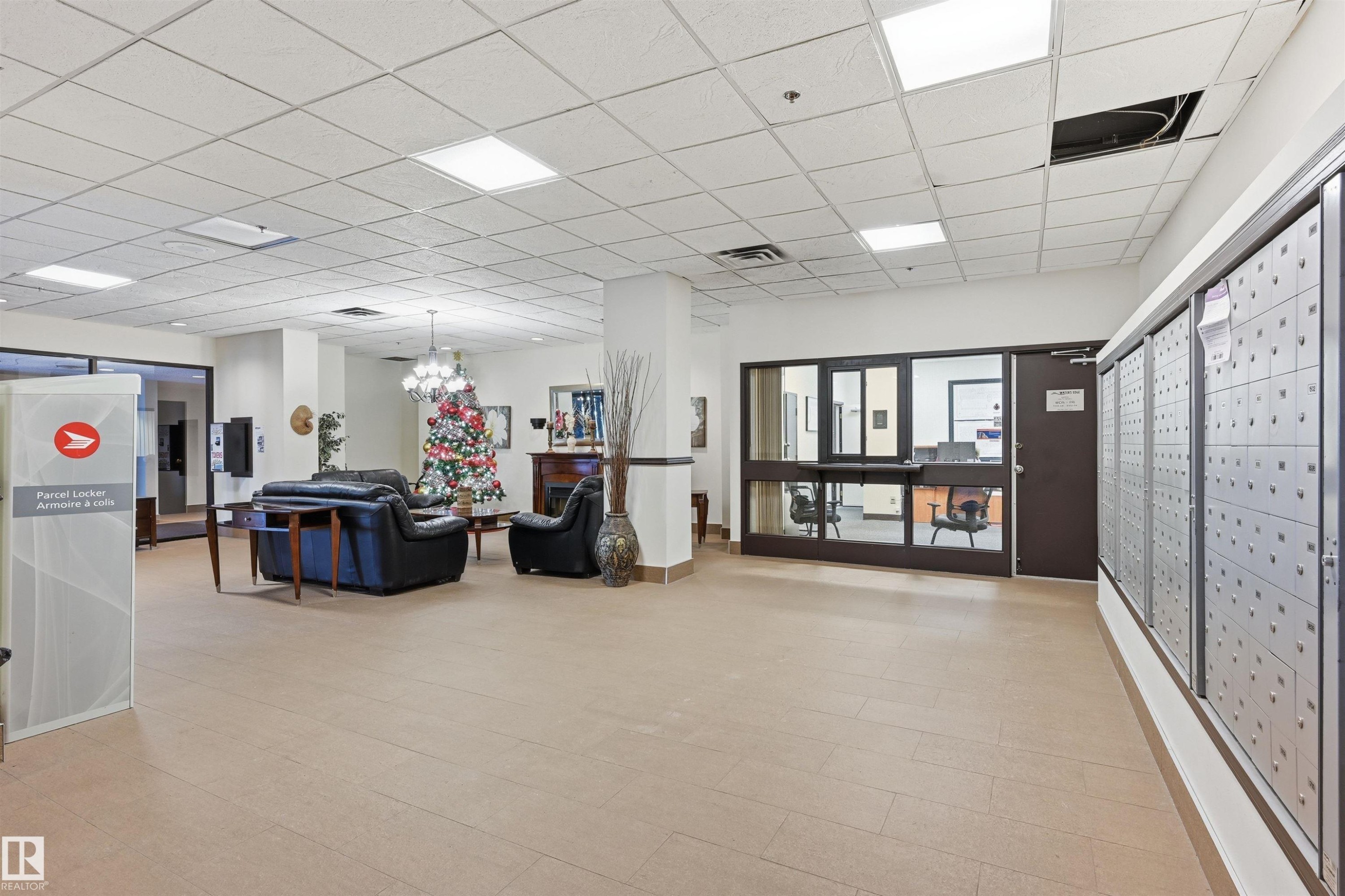 1808 10149 Saskatchewan Drive, Edmonton, AB - Indoor Photo Showing Other Room