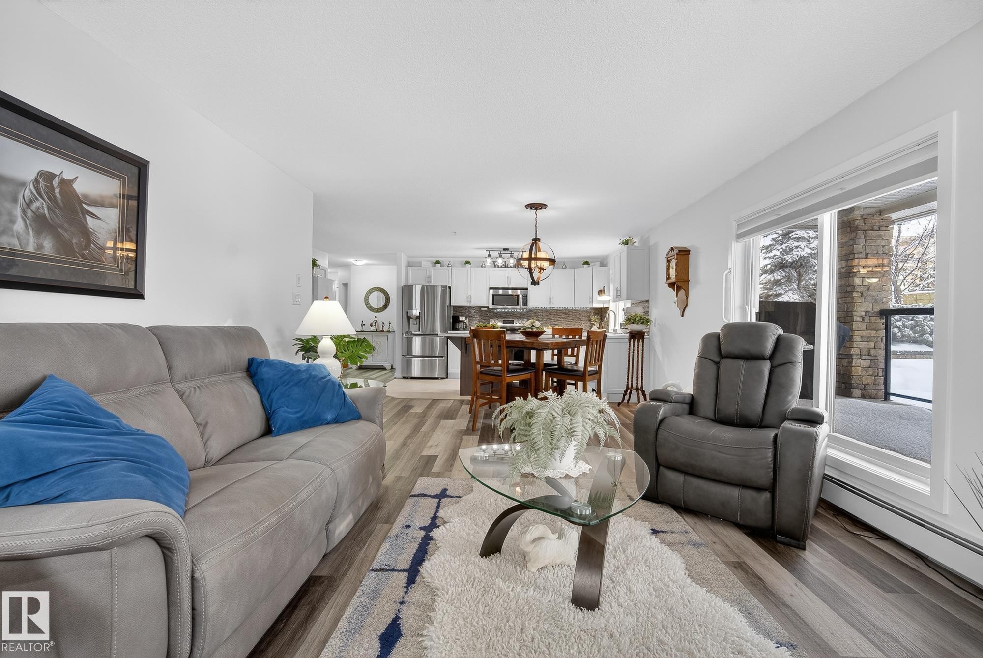 134 11505 Ellerslie Road, Edmonton, AB - Indoor Photo Showing Living Room