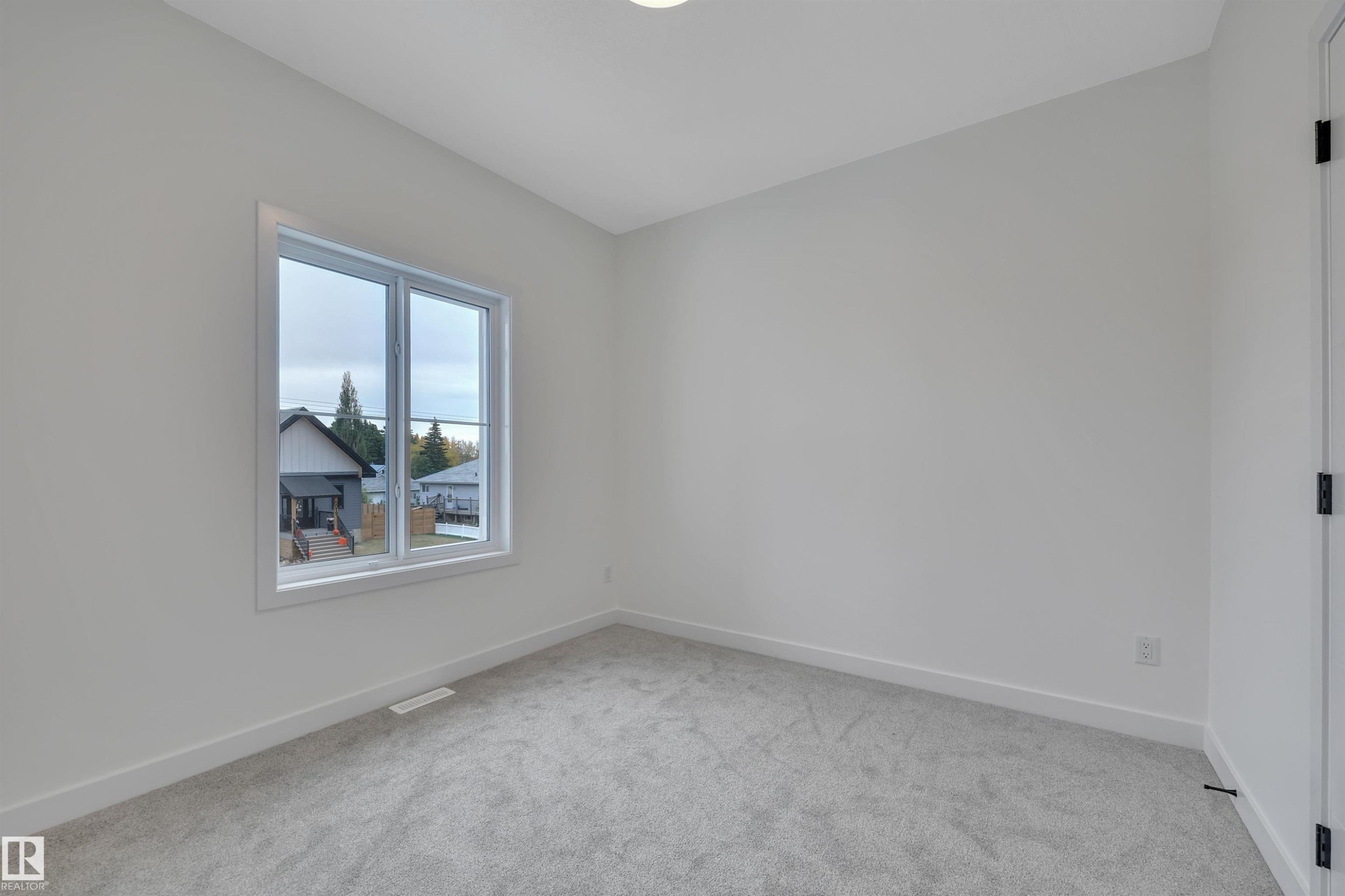 5001 51 Avenue, Calmar, AB - Indoor Photo Showing Other Room