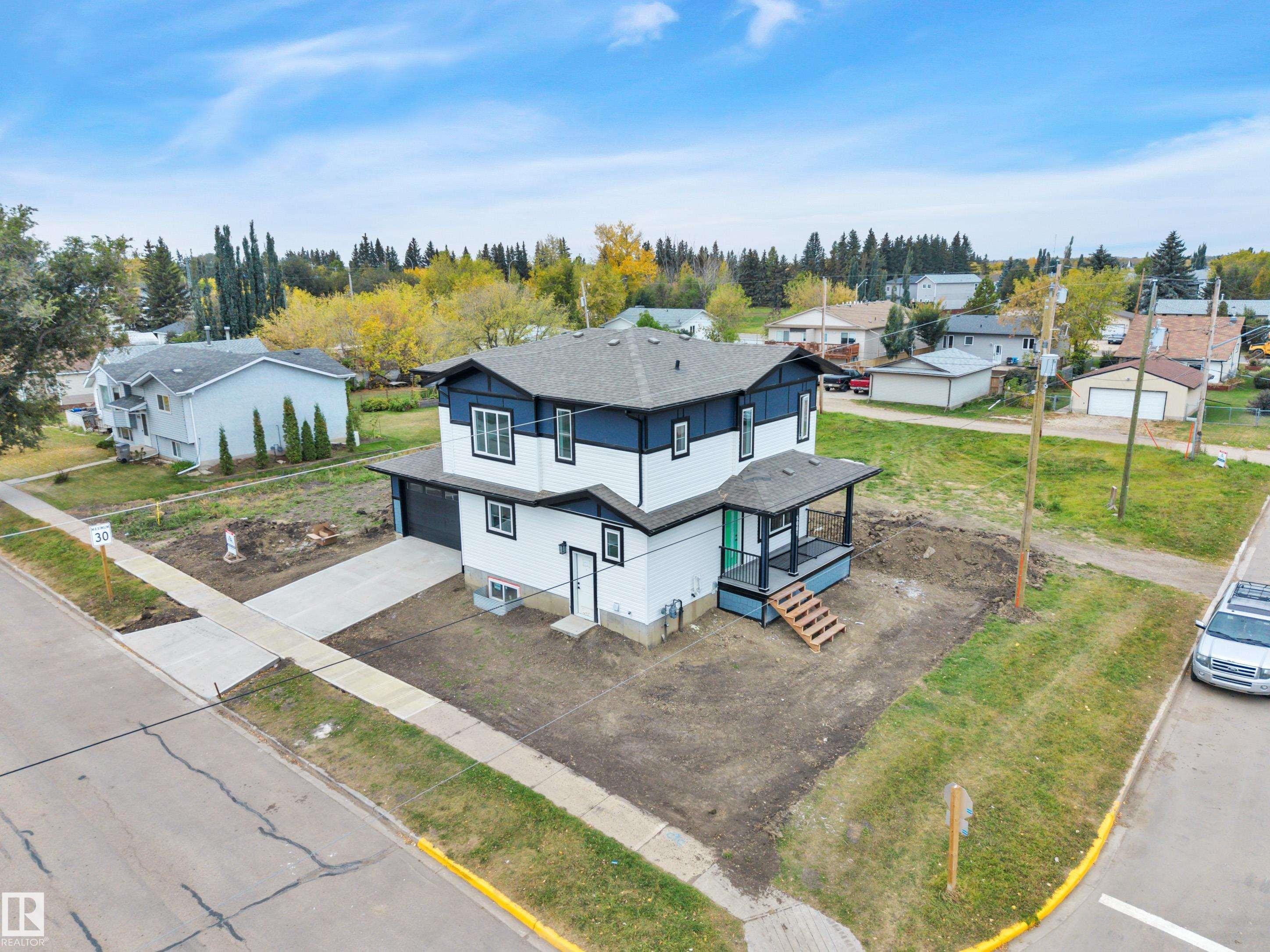5001 51 Avenue, Calmar, AB - Outdoor With View