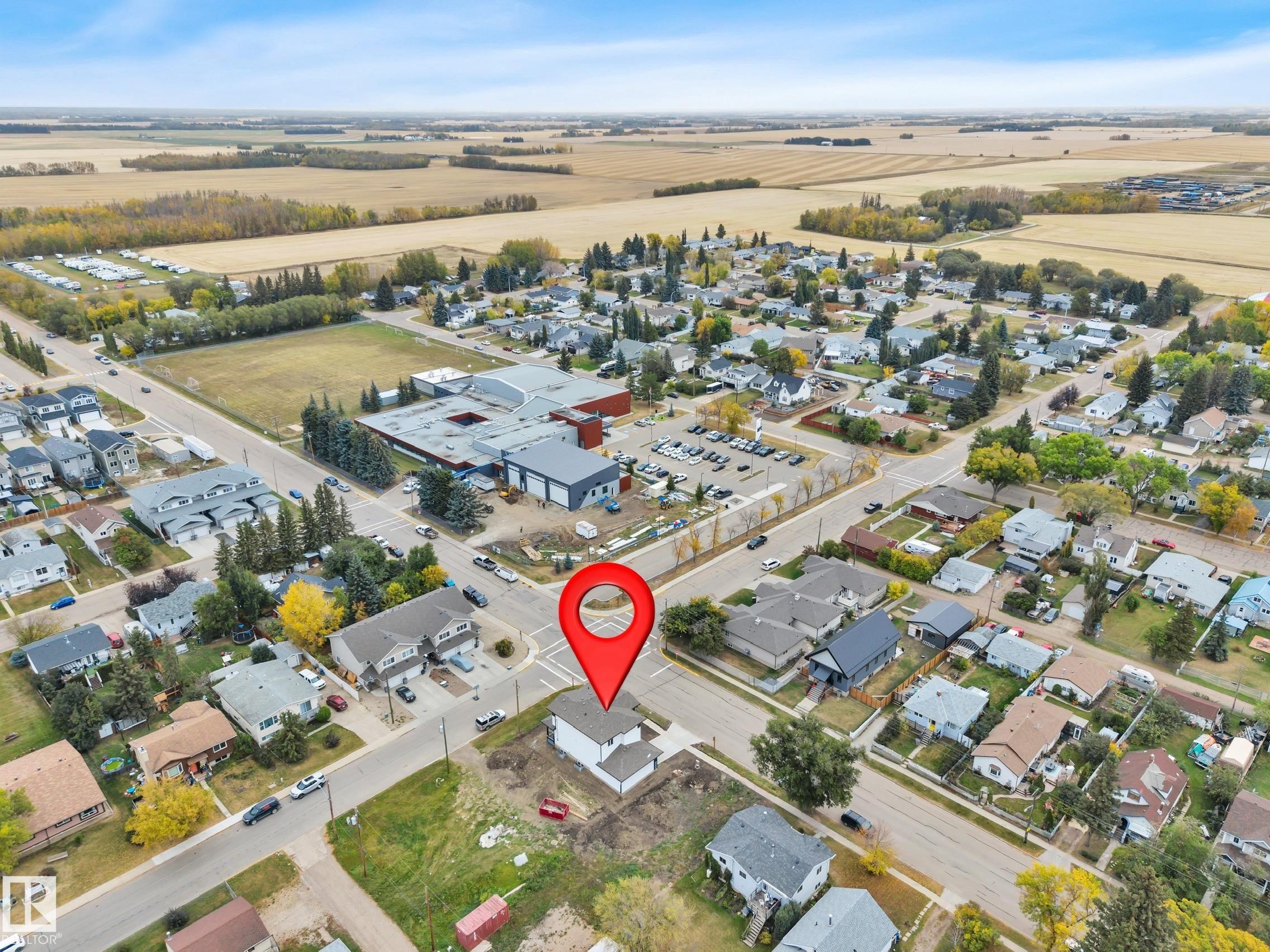 5001 51 Avenue, Calmar, AB - Outdoor With View