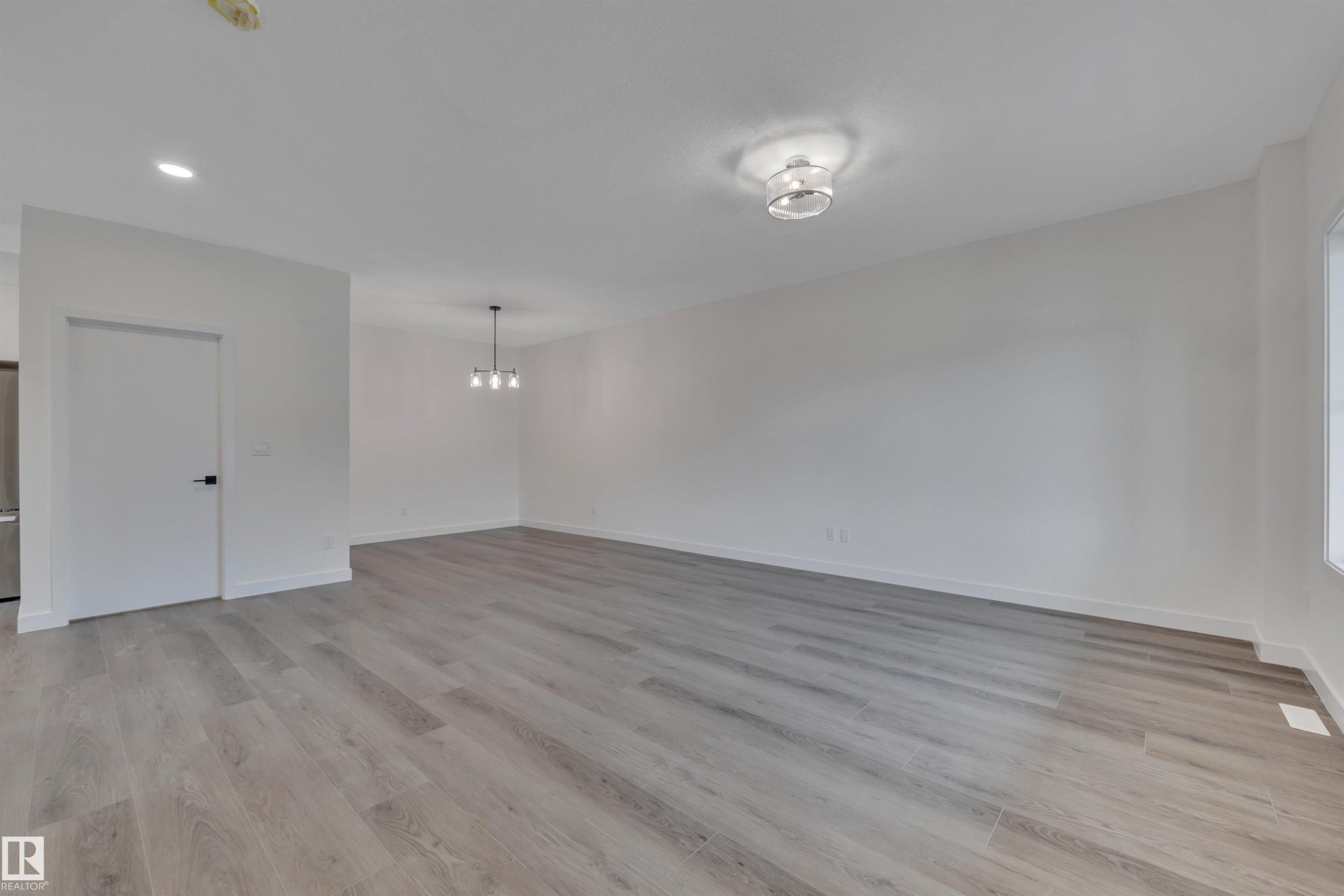 5001 51 Avenue, Calmar, AB - Indoor Photo Showing Other Room