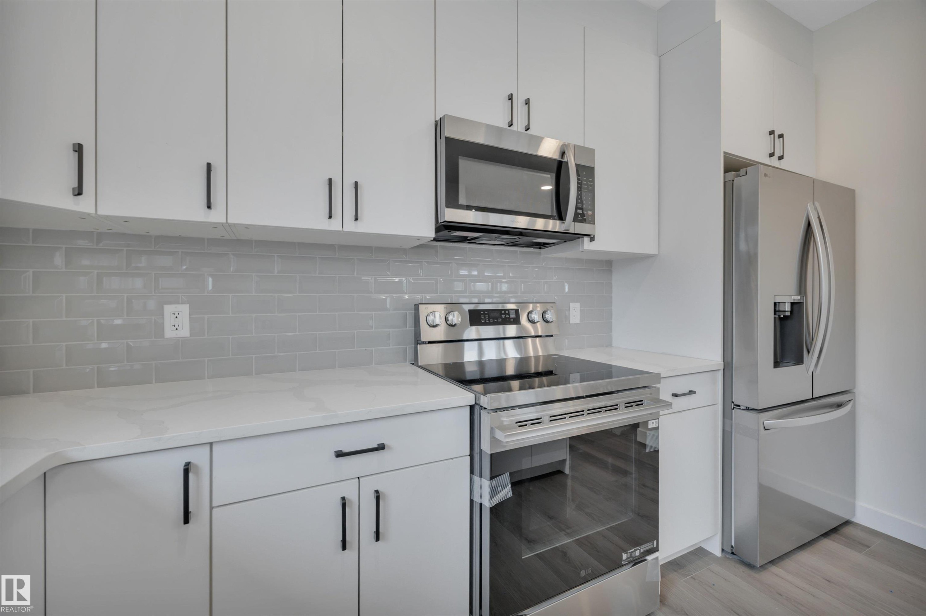 5001 51 Avenue, Calmar, AB - Indoor Photo Showing Kitchen With Upgraded Kitchen