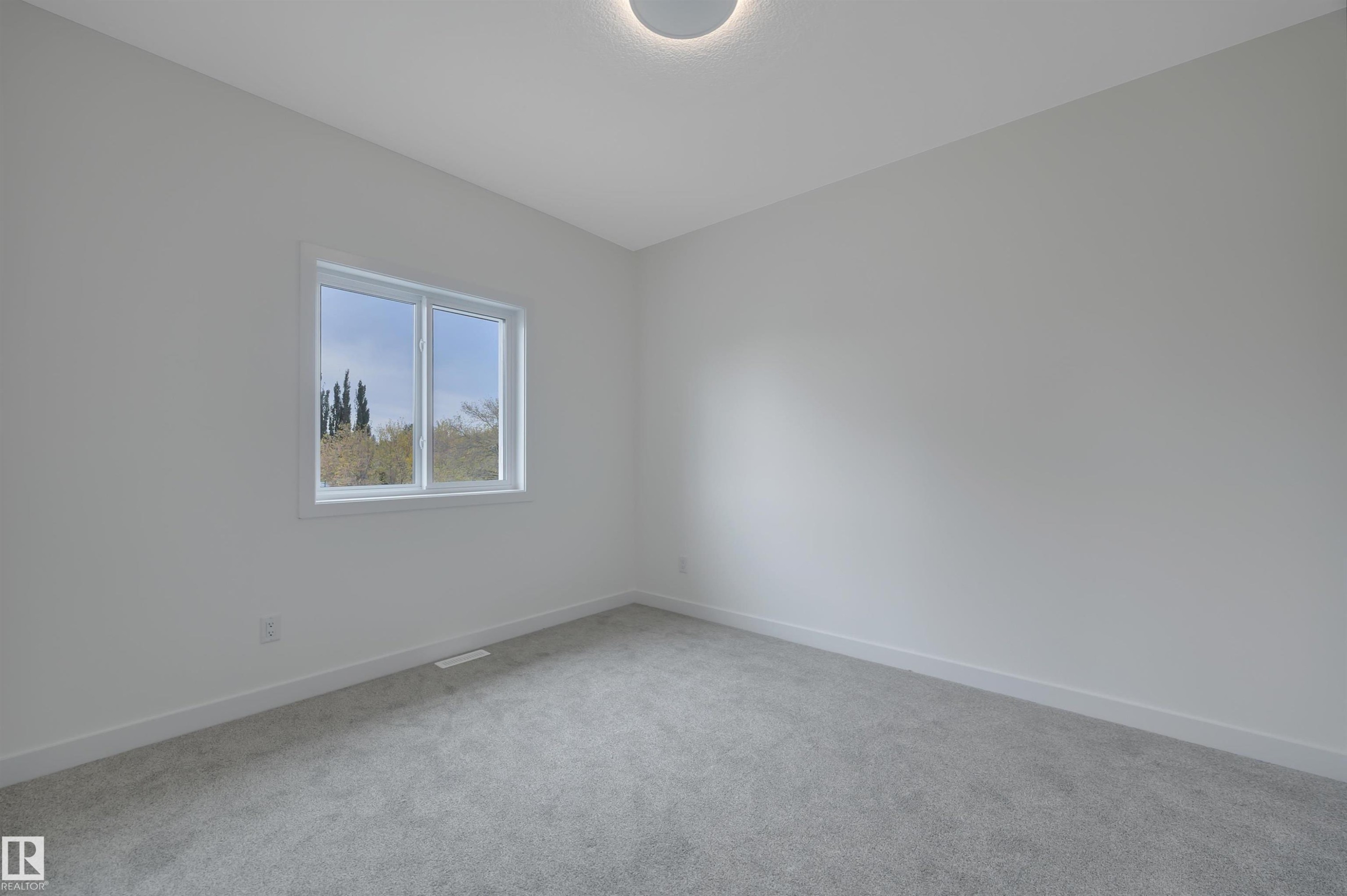 5001 51 Avenue, Calmar, AB - Indoor Photo Showing Other Room