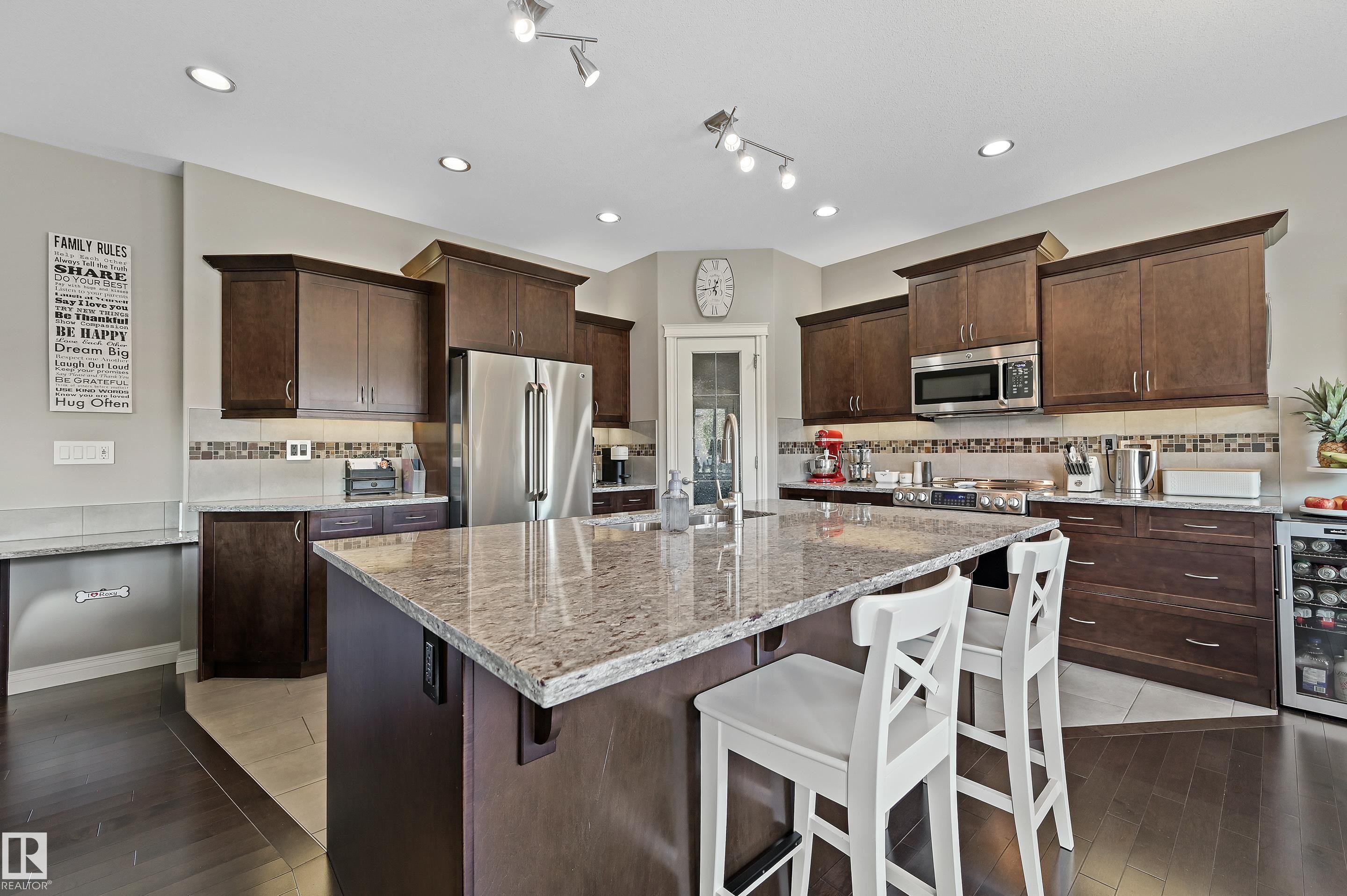 9 Viceroy Crescent, Olds, AB - Indoor Photo Showing Kitchen With Double Sink With Upgraded Kitchen