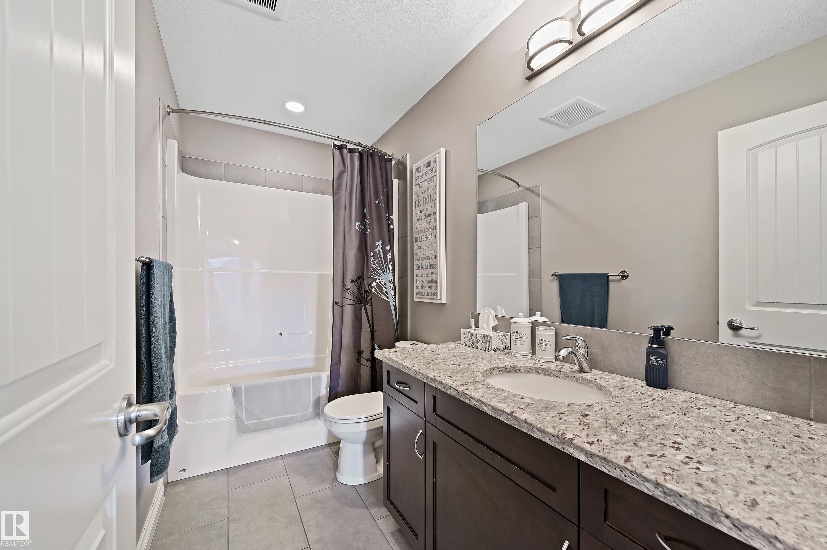 9 Viceroy Crescent, Olds, AB - Indoor Photo Showing Bathroom