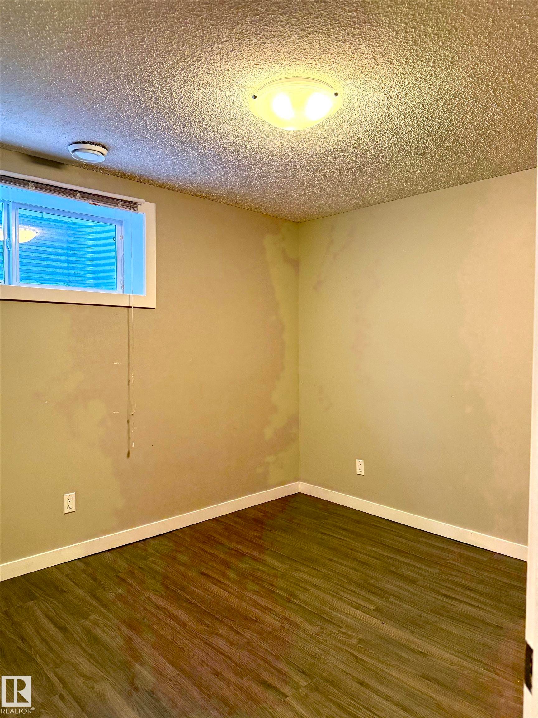 1432 72 Street, Edmonton, AB - Indoor Photo Showing Other Room