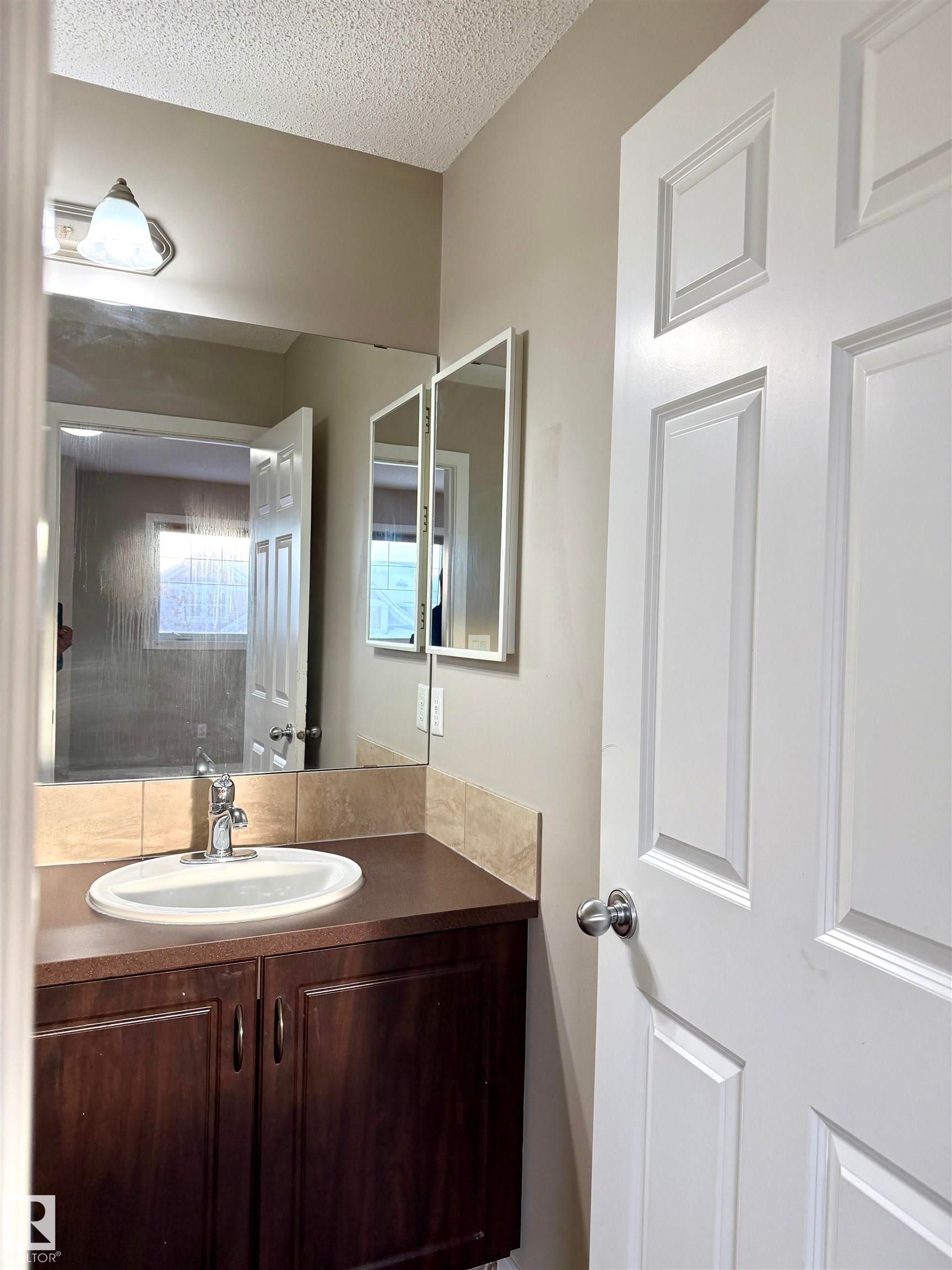1432 72 Street, Edmonton, AB - Indoor Photo Showing Bathroom
