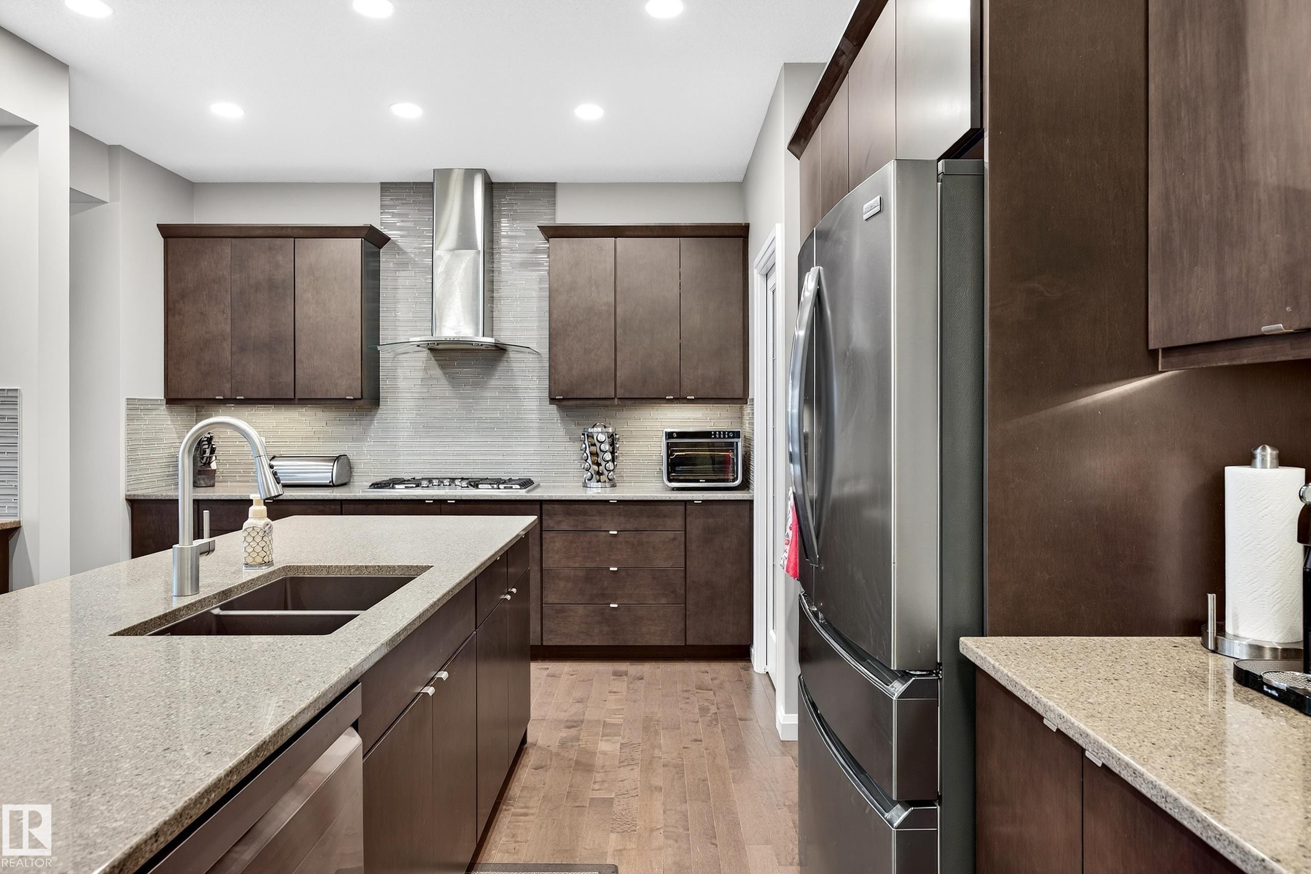 17838 60A Street, Edmonton, AB - Indoor Photo Showing Kitchen With Double Sink With Upgraded Kitchen