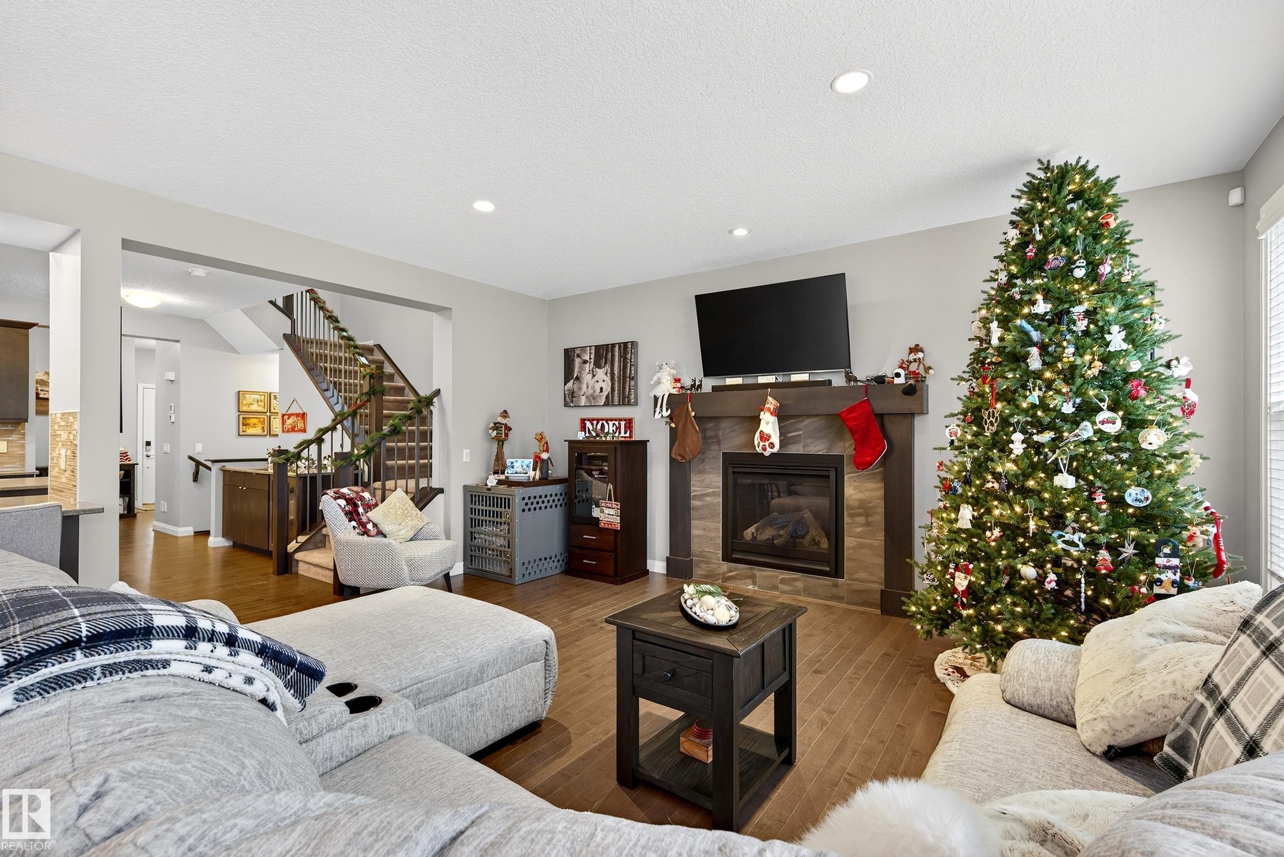 17838 60A Street, Edmonton, AB - Indoor Photo Showing Living Room With Fireplace