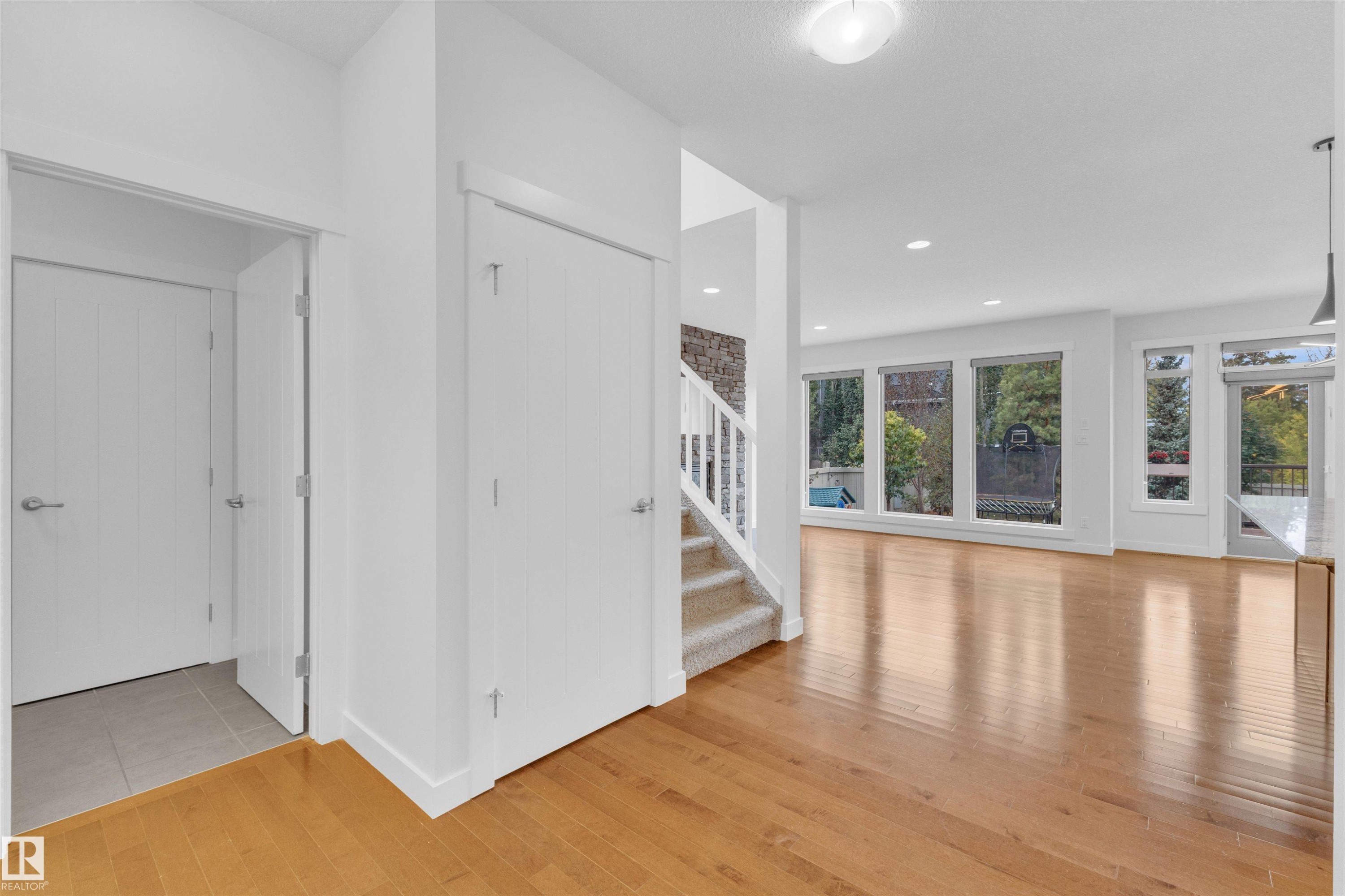 Edmonton, AB - Indoor Photo Showing Other Room