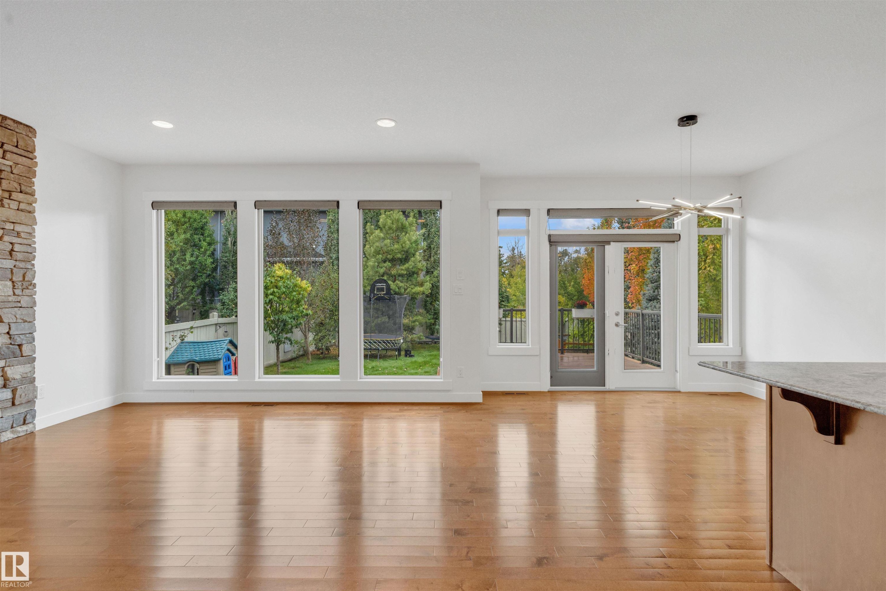 Edmonton, AB - Indoor